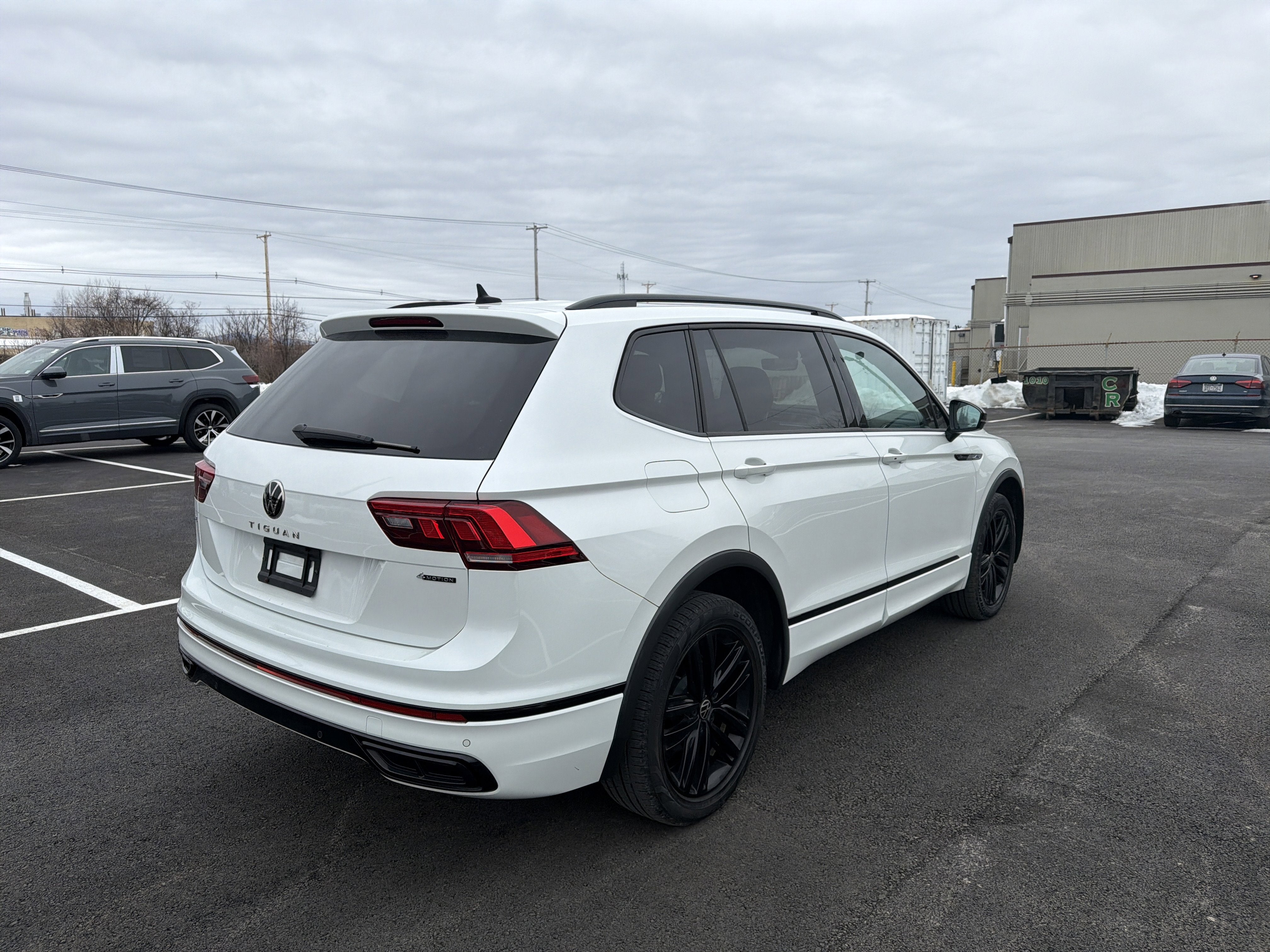 2022 Volkswagen Tiguan 2.0T SE R-Line Black