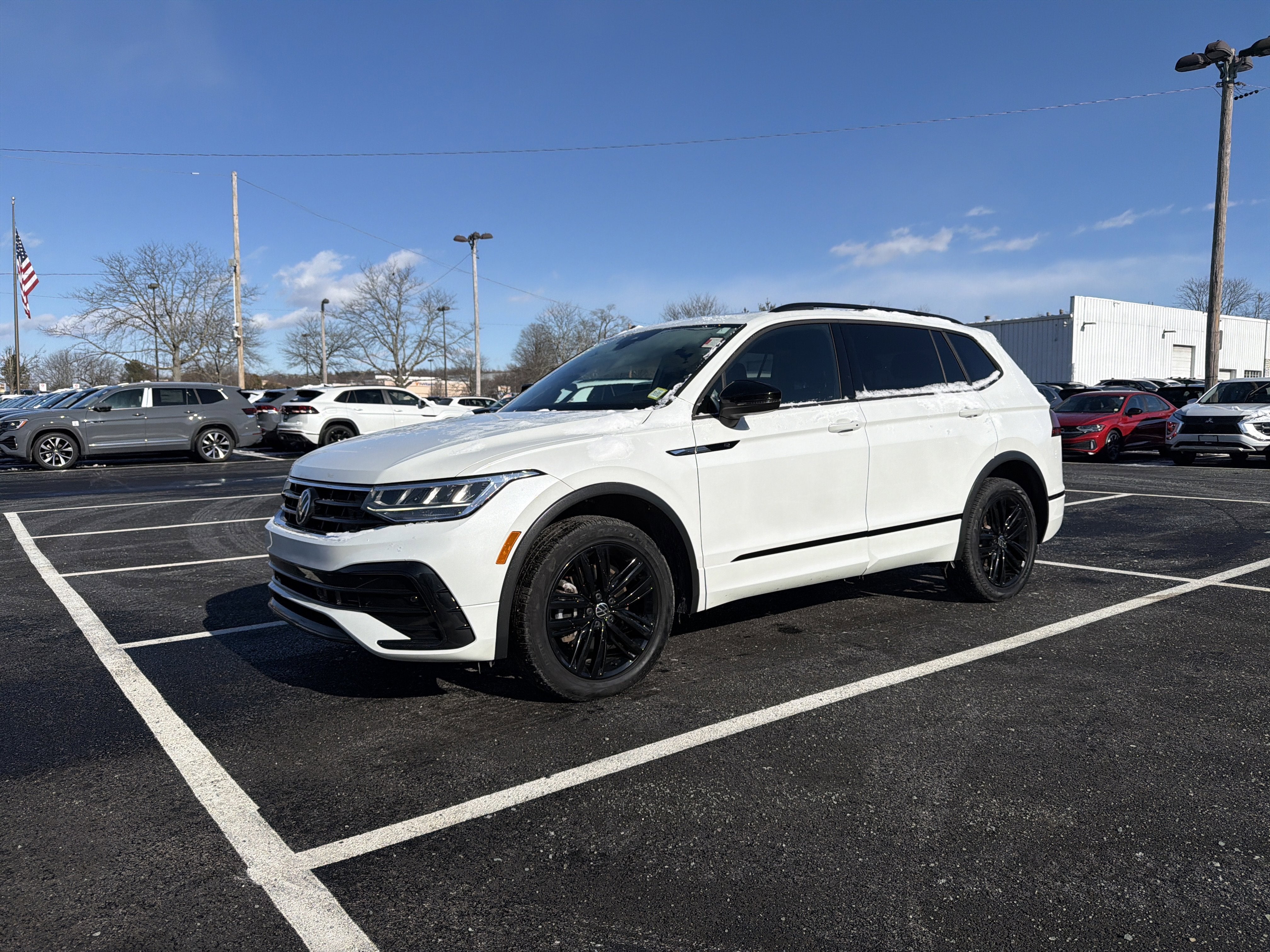 2022 Volkswagen Tiguan 2.0T SE R-Line Black