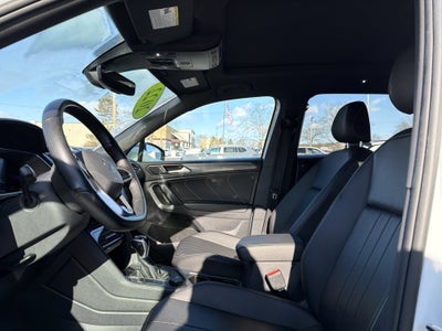 2022 Volkswagen Tiguan 2.0T SE R-Line Black