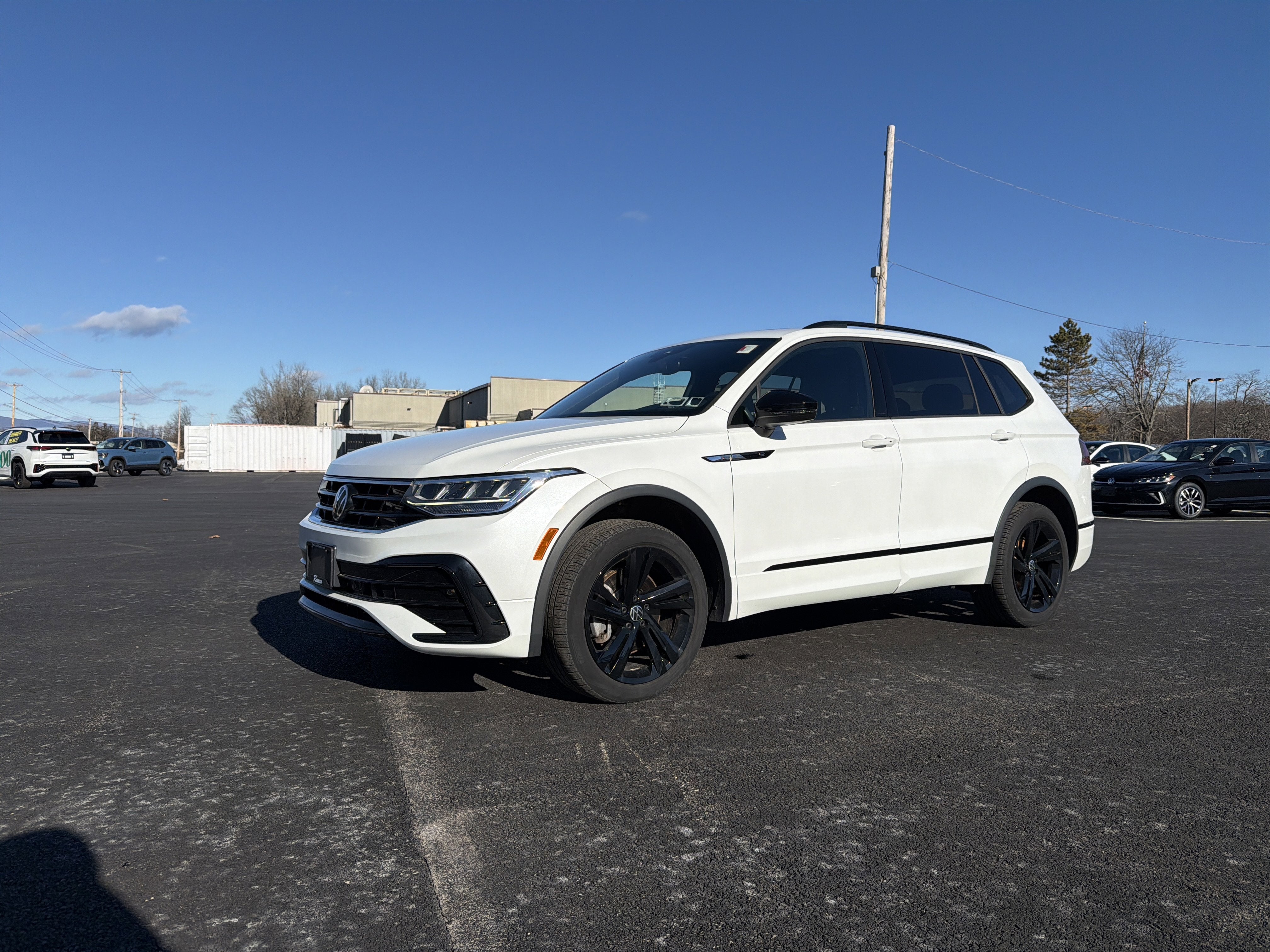 2023 Volkswagen Tiguan 2.0T SE R-Line Black