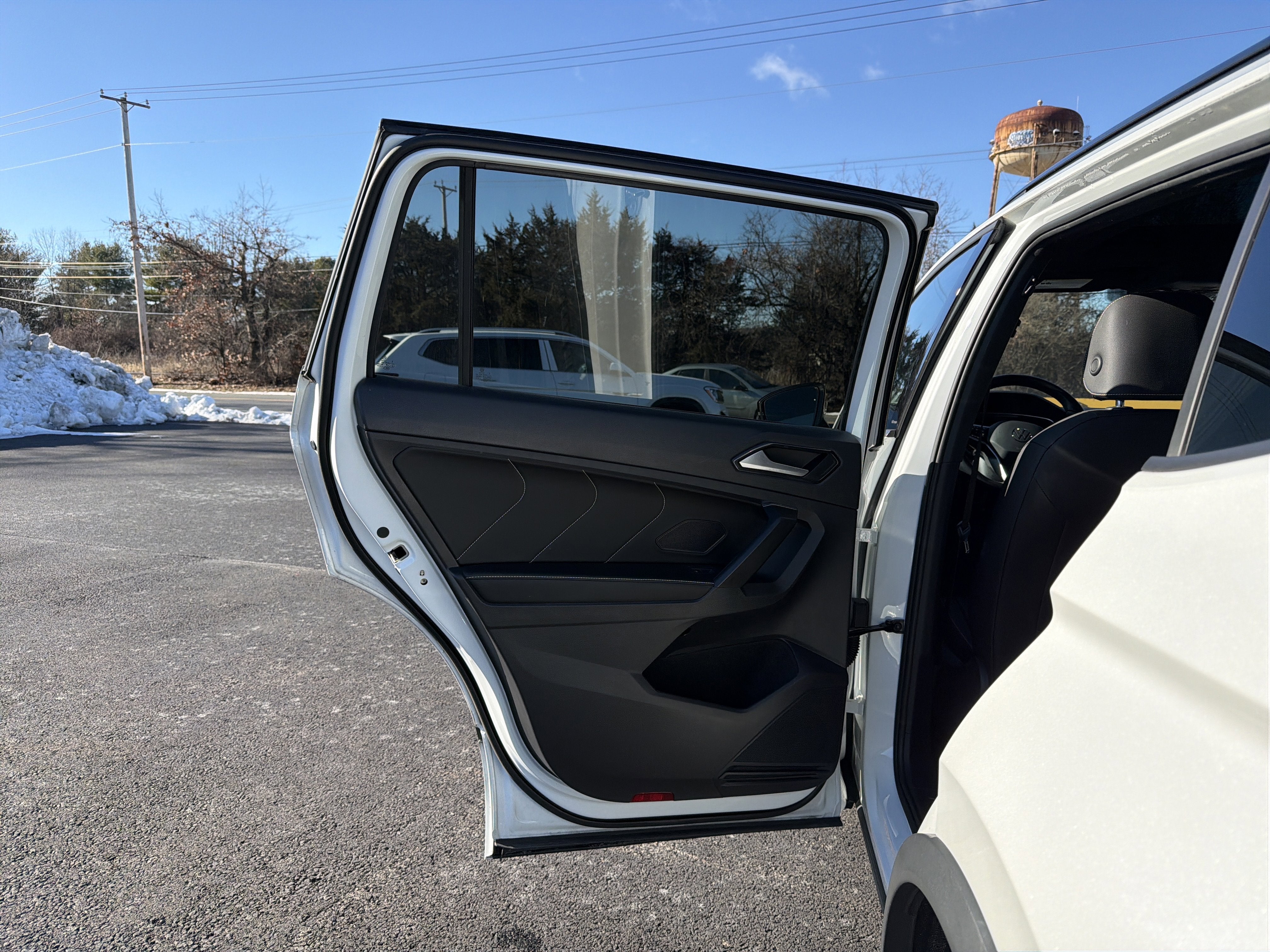 2023 Volkswagen Tiguan 2.0T SE R-Line Black