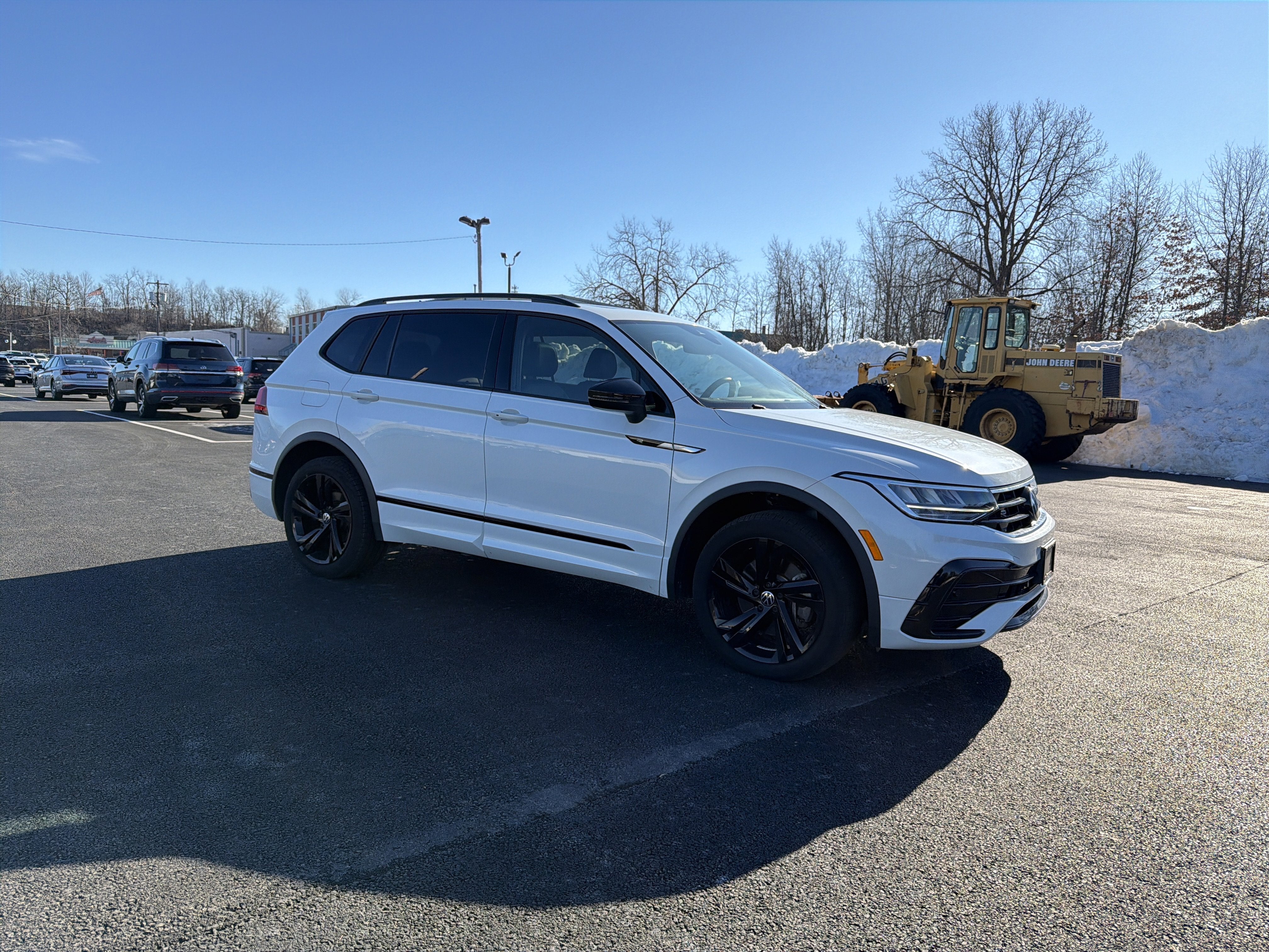 2023 Volkswagen Tiguan 2.0T SE R-Line Black