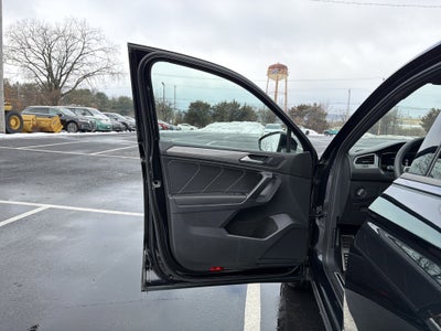 2023 Volkswagen Tiguan 2.0T SE R-Line Black