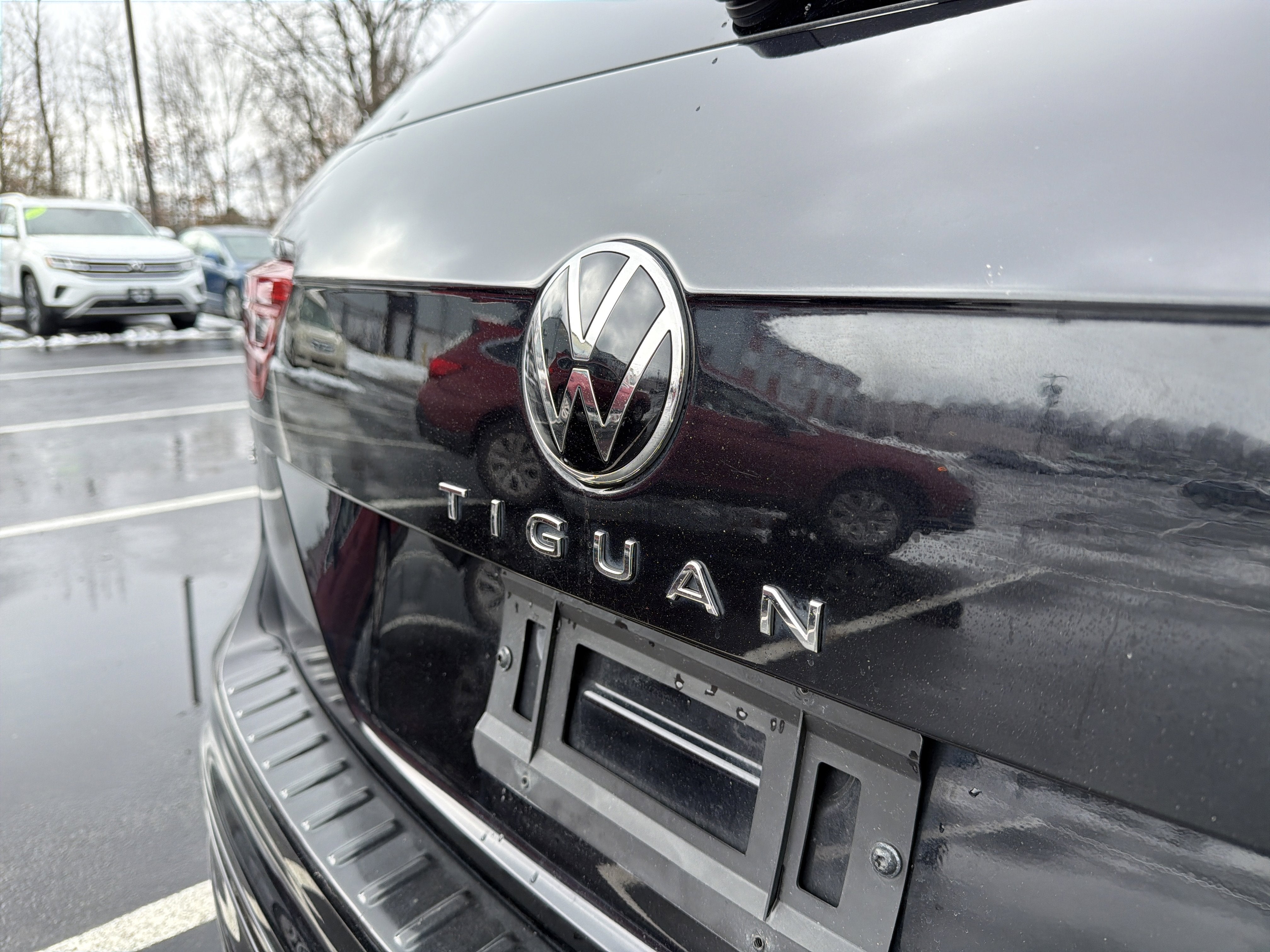 2023 Volkswagen Tiguan 2.0T SE R-Line Black