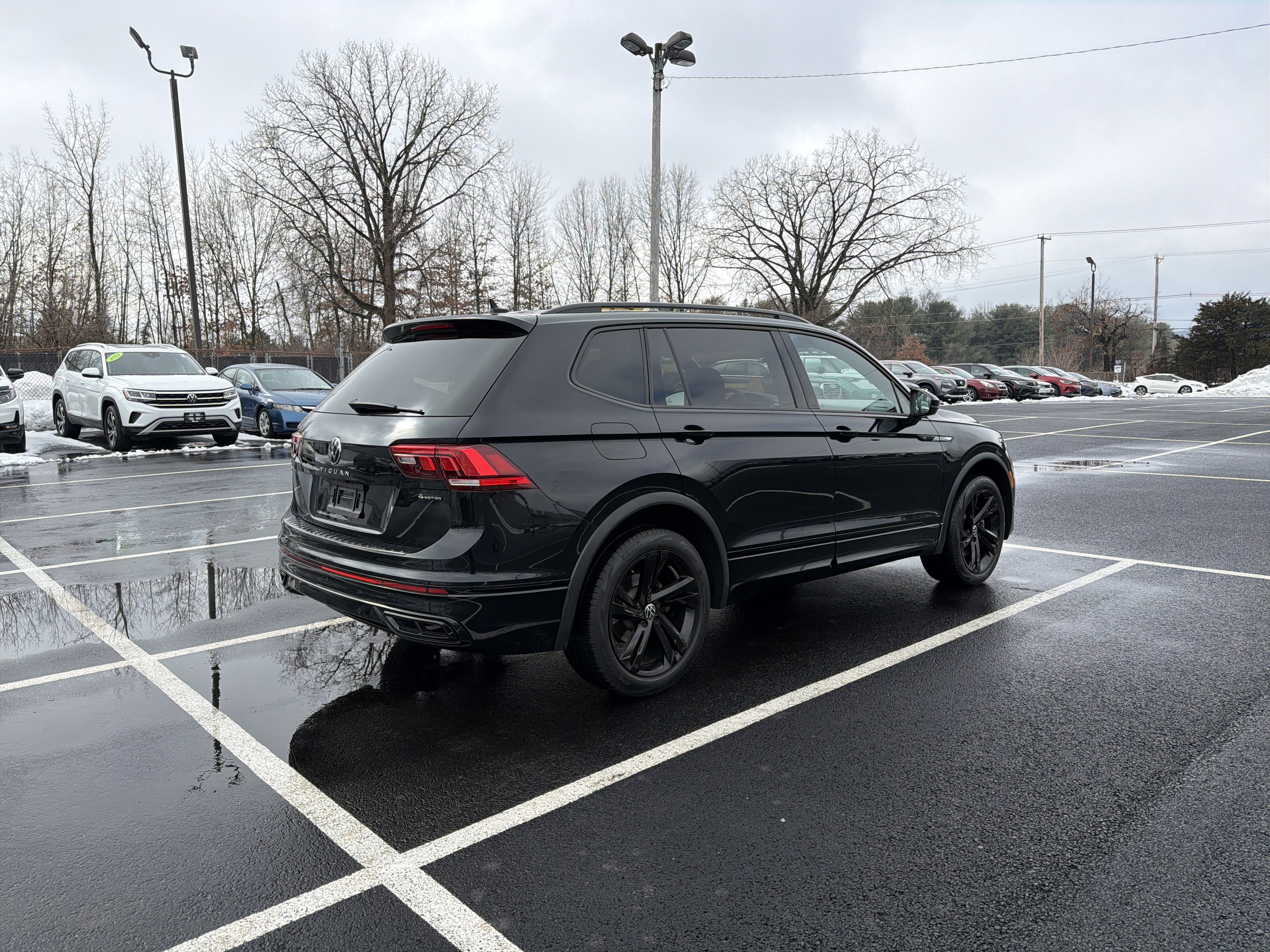 2023 Volkswagen Tiguan 2.0T SE R-Line Black