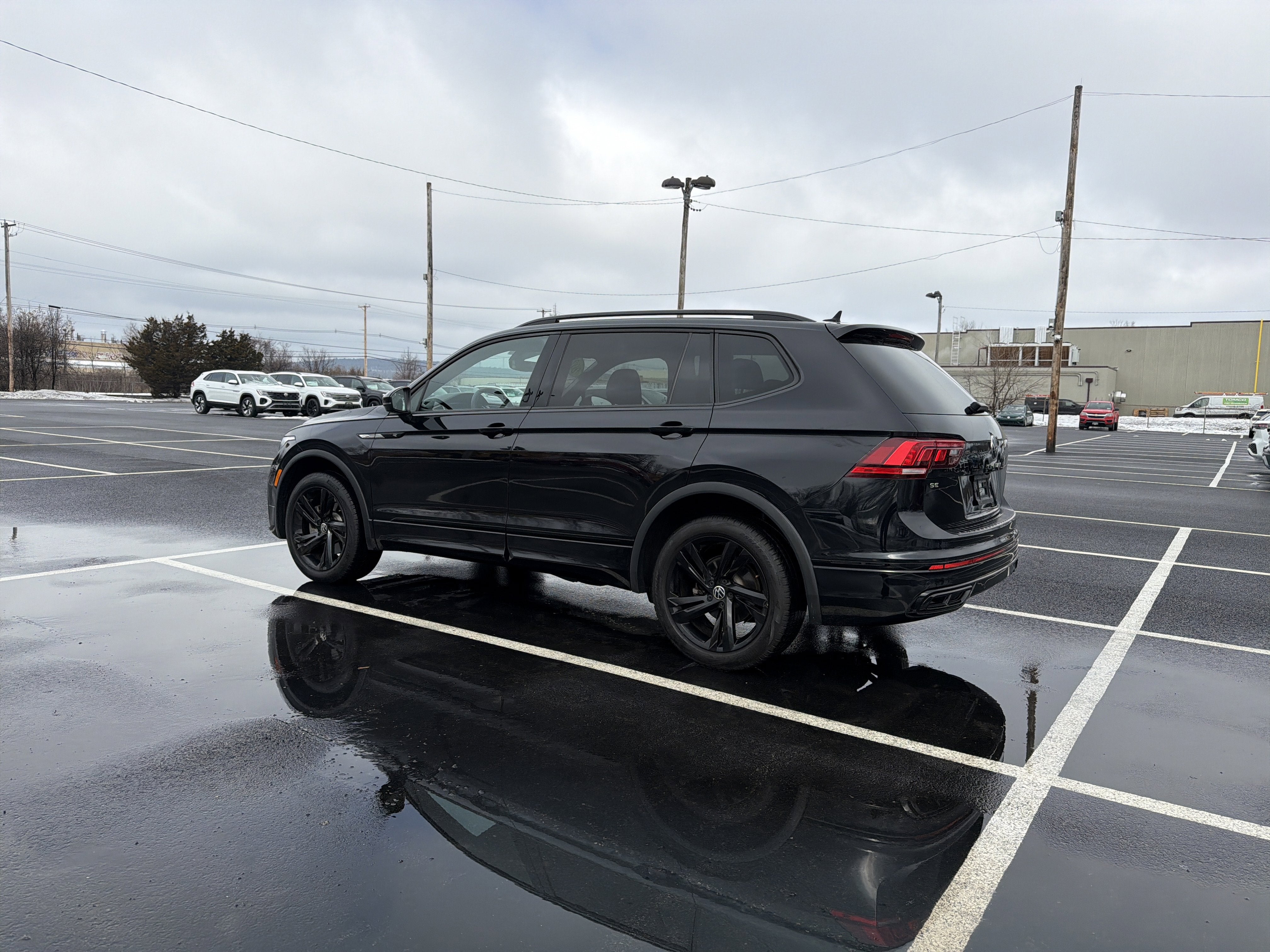 2023 Volkswagen Tiguan 2.0T SE R-Line Black