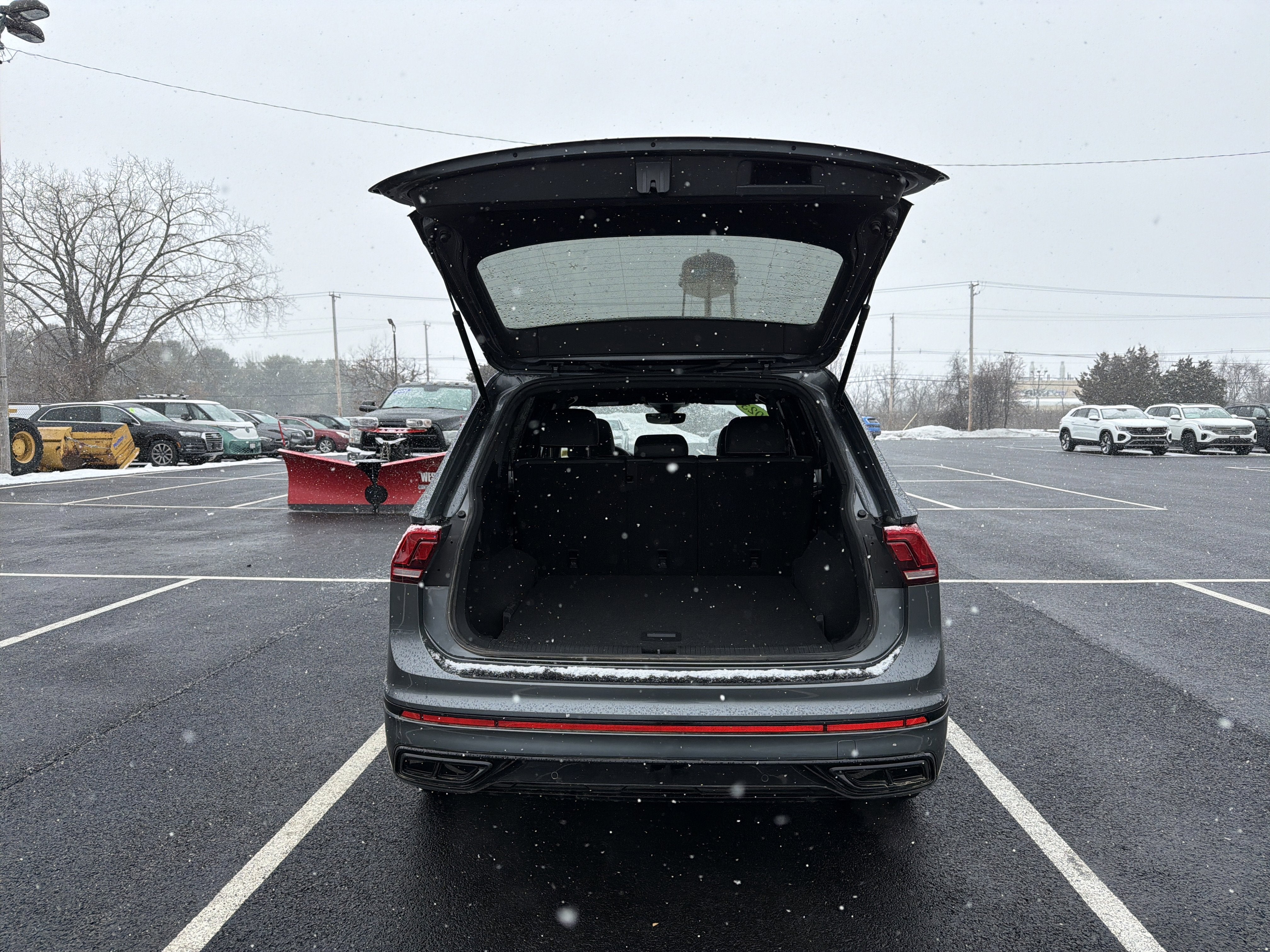 2023 Volkswagen Tiguan 2.0T SE R-Line Black