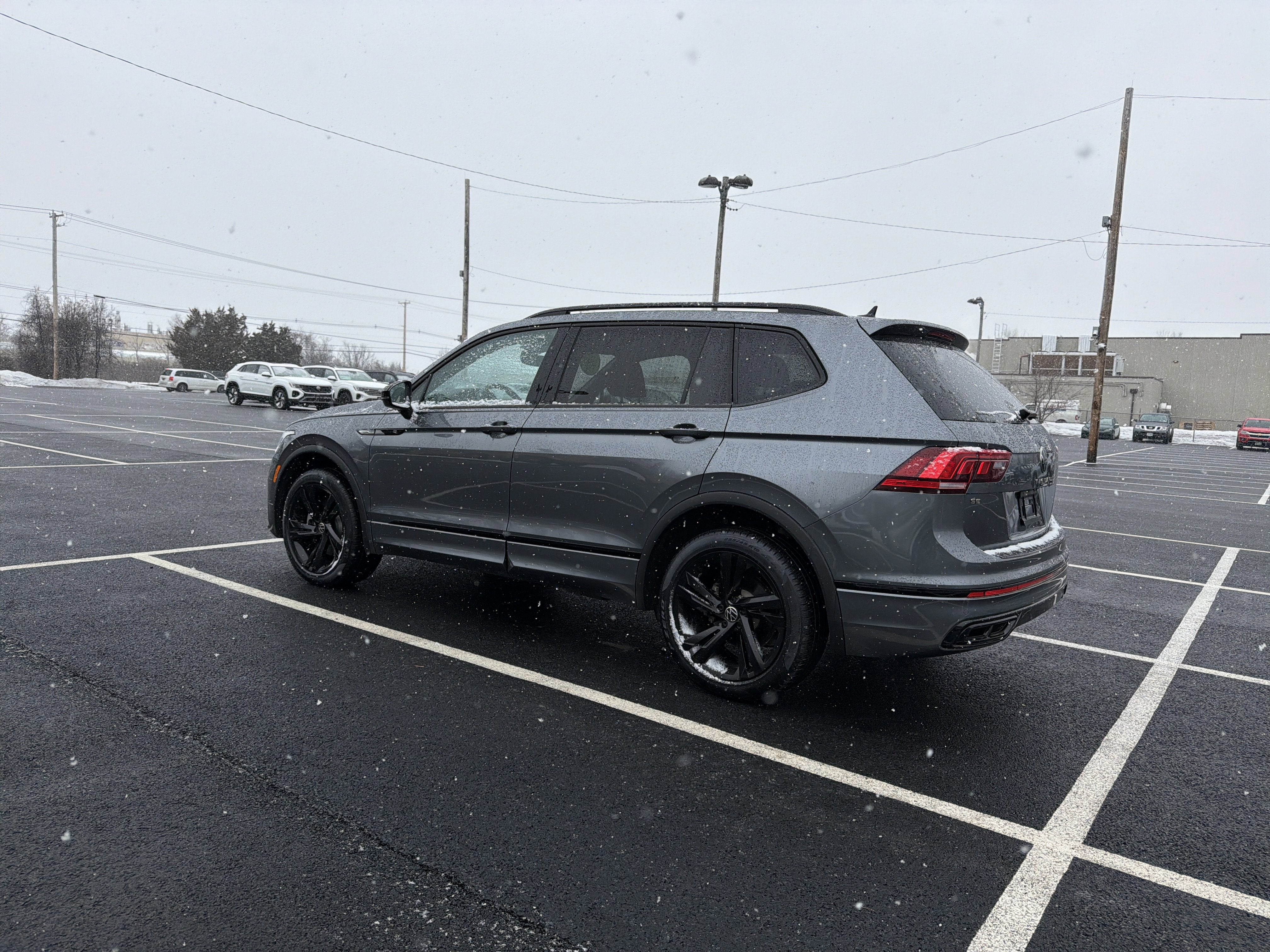 2023 Volkswagen Tiguan 2.0T SE R-Line Black