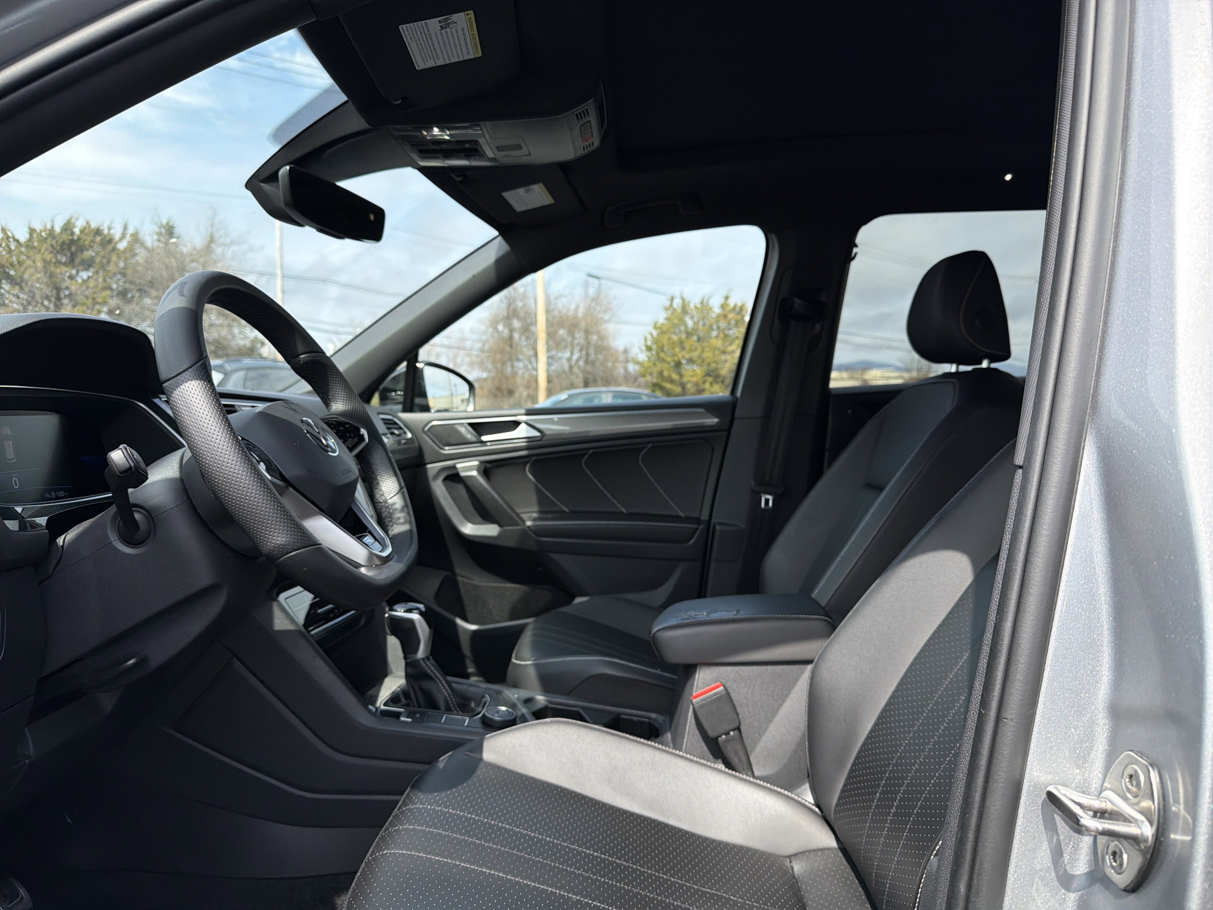 2022 Volkswagen Tiguan 2.0T SE R-Line Black