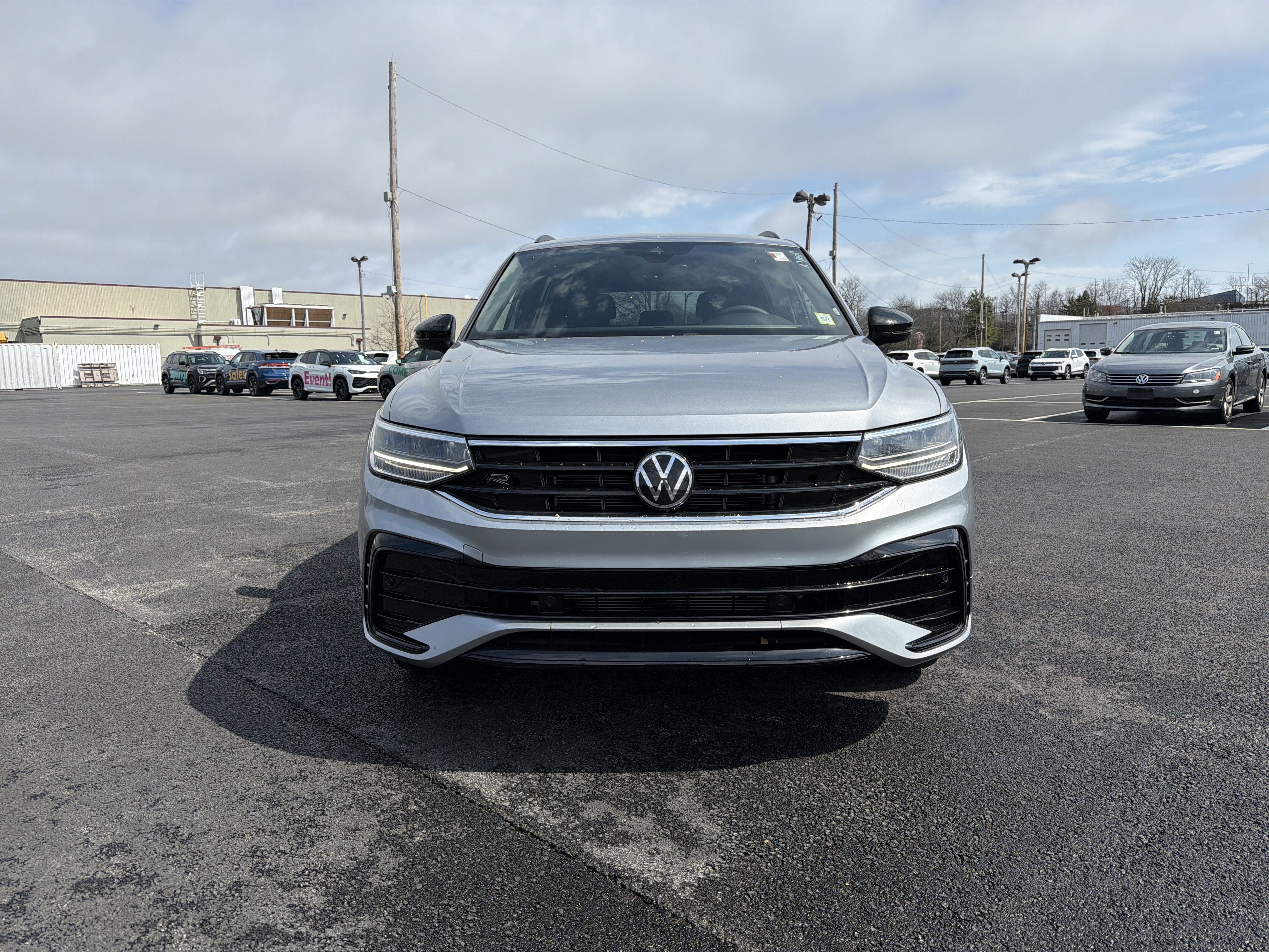 2022 Volkswagen Tiguan 2.0T SE R-Line Black