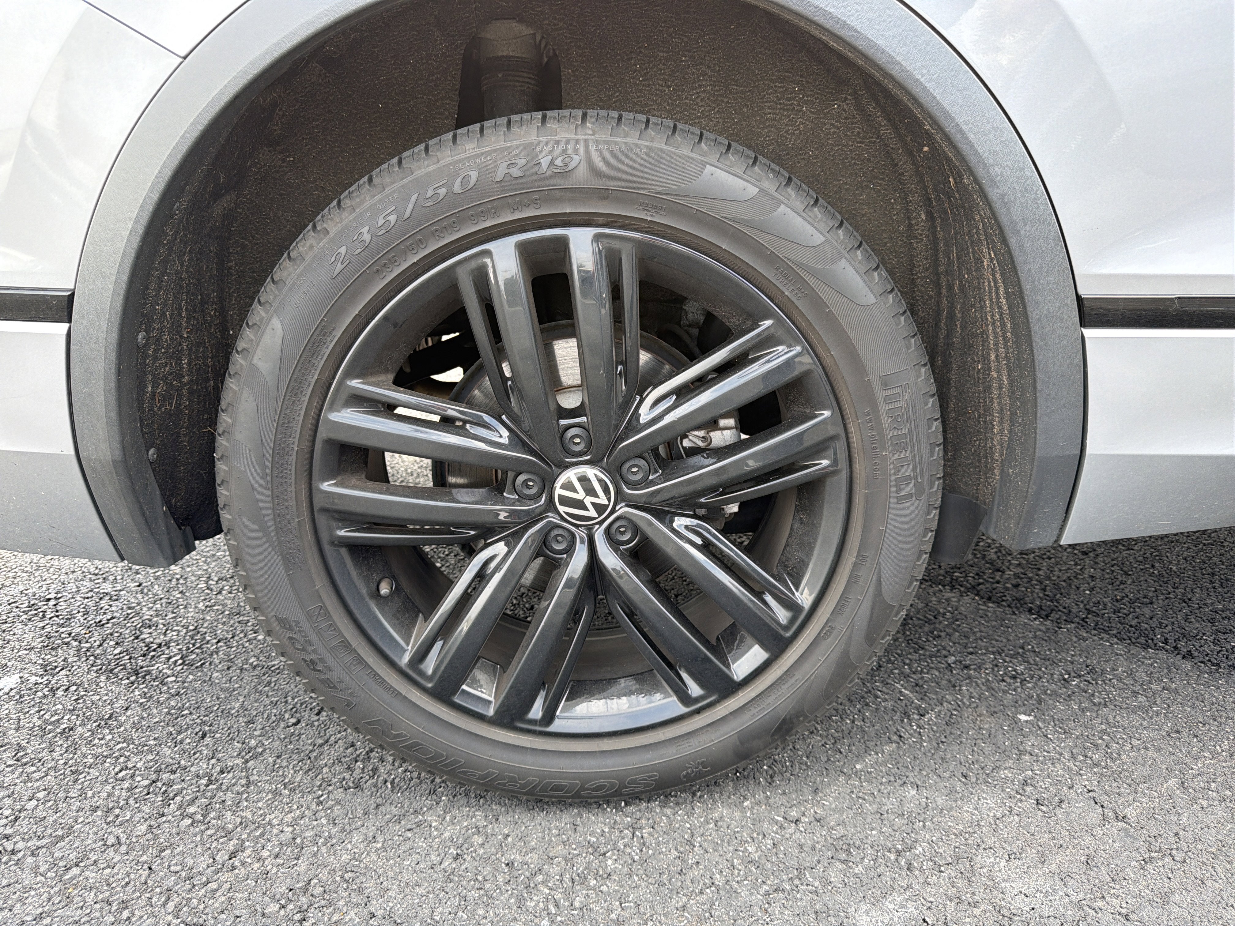 2022 Volkswagen Tiguan 2.0T SE R-Line Black