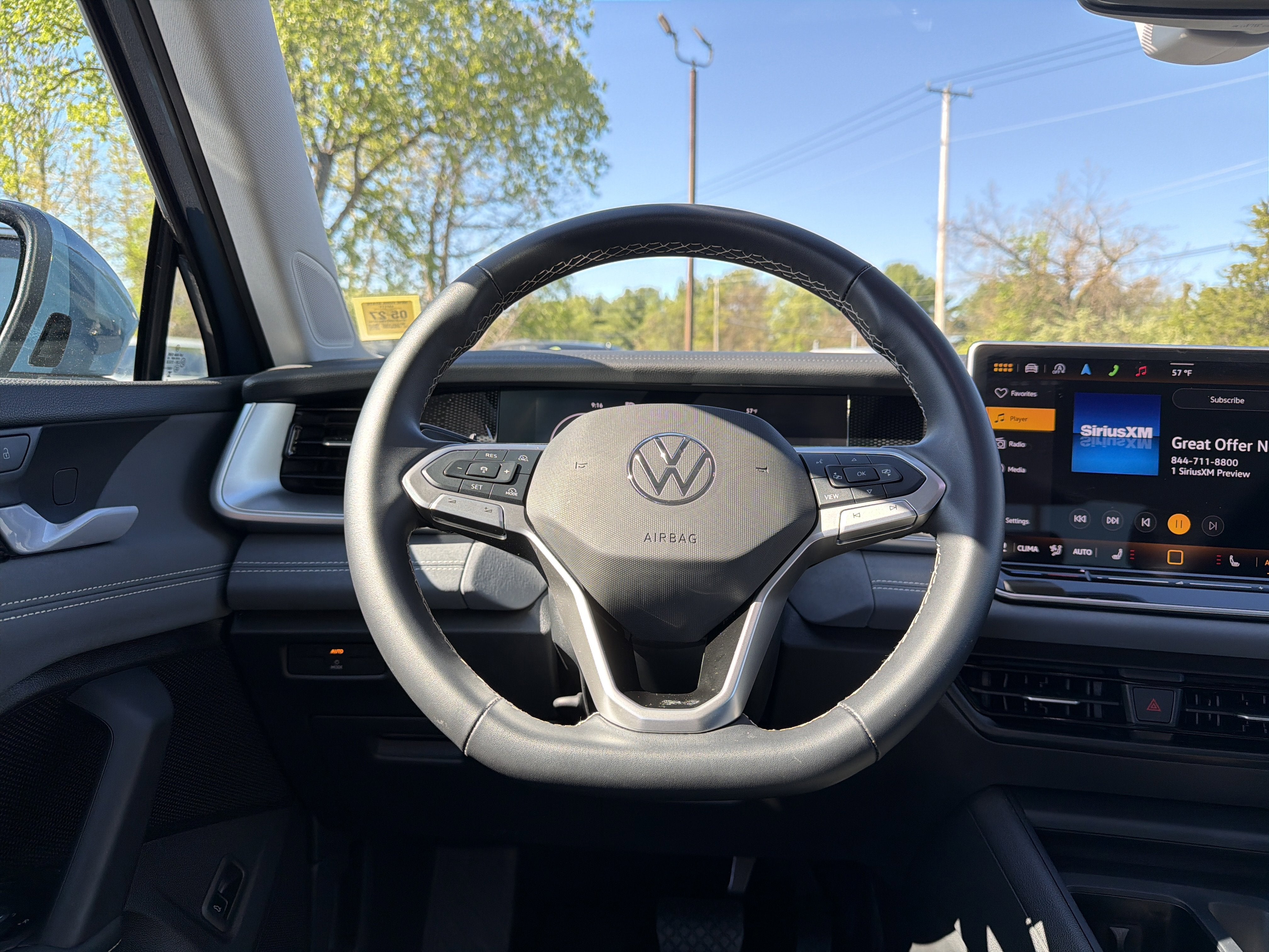 2025 Volkswagen Tiguan 2.0T SE