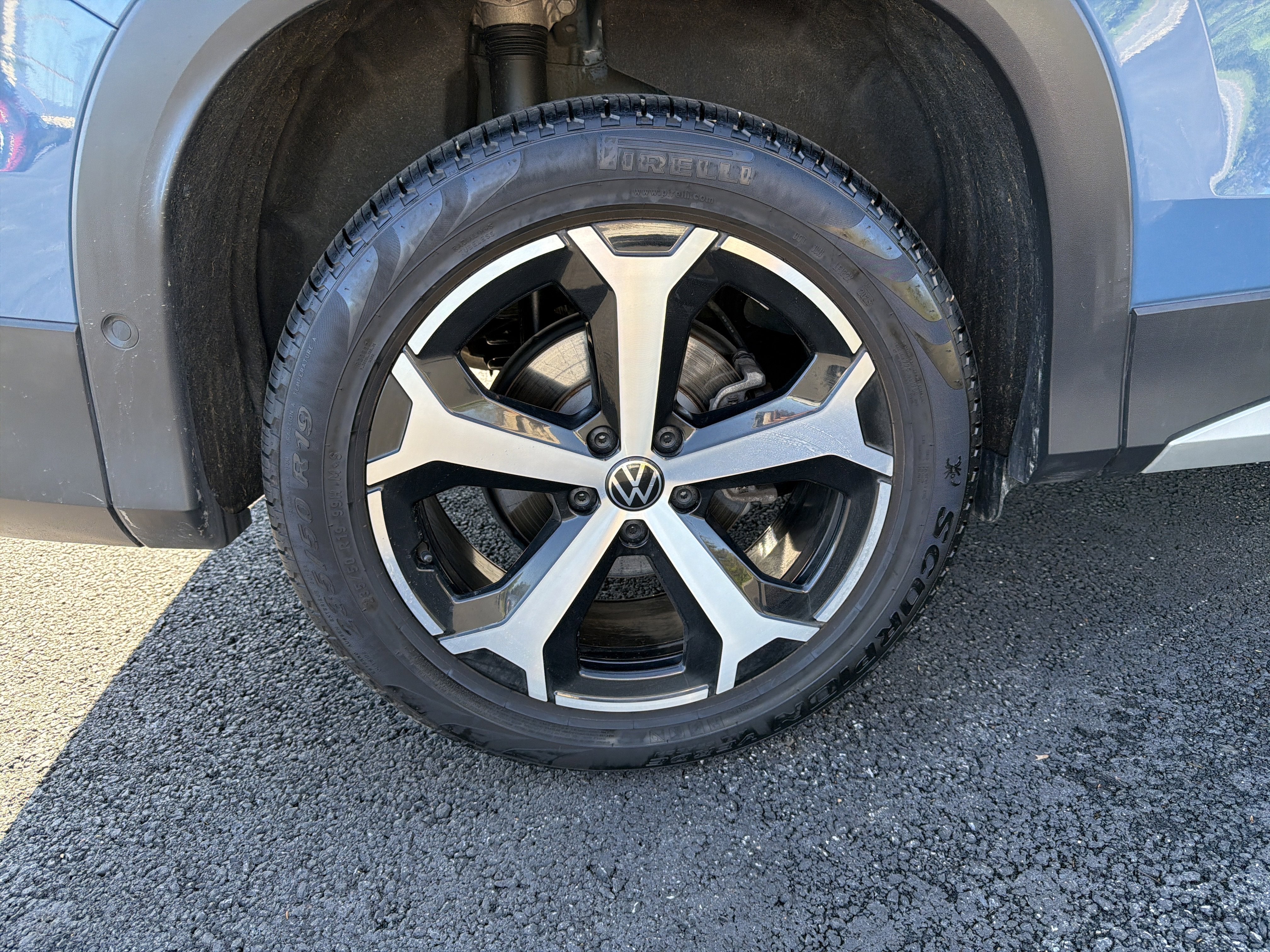2025 Volkswagen Tiguan 2.0T SE