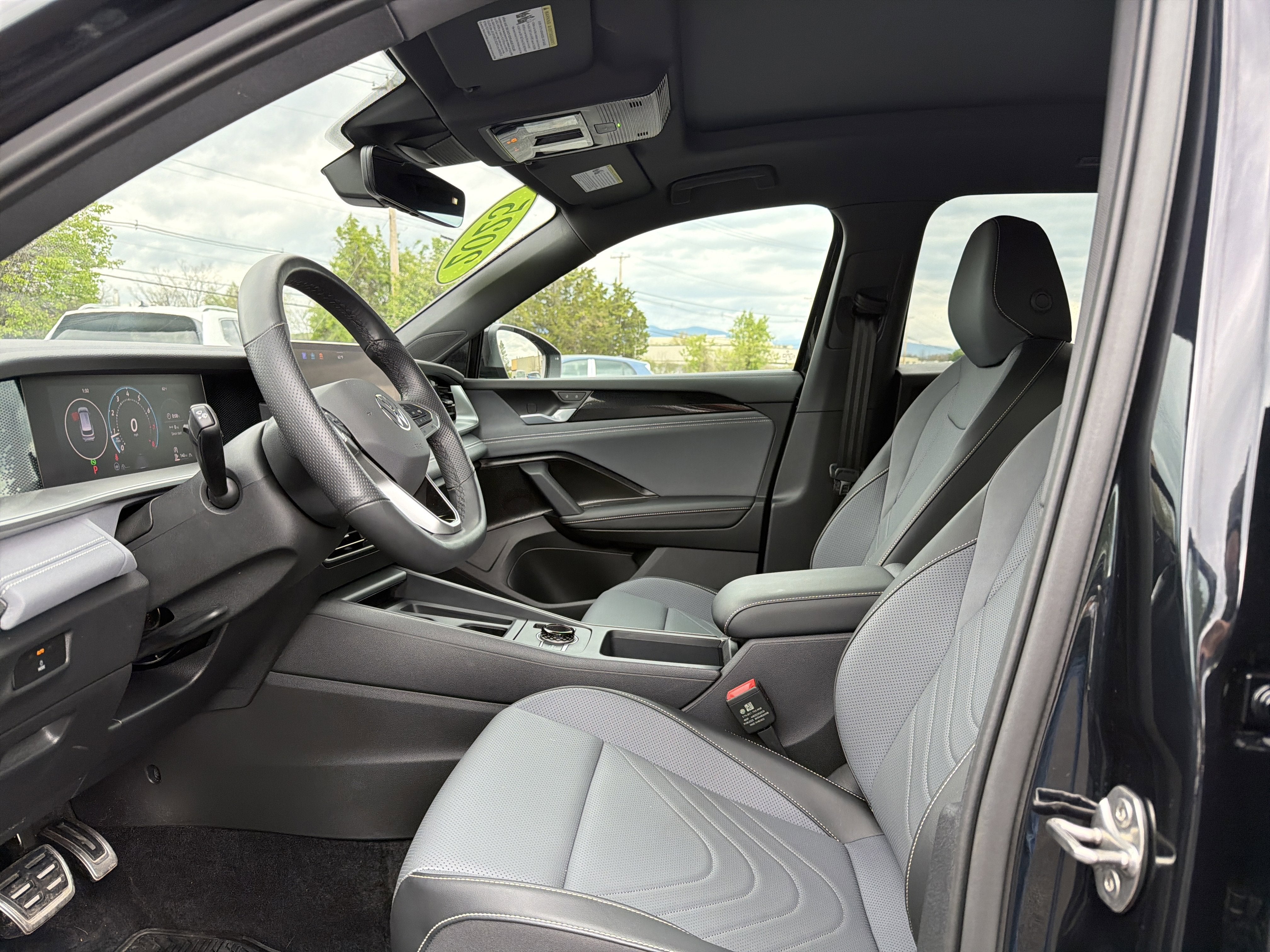 2025 Volkswagen Tiguan 2.0T SE R-Line Black