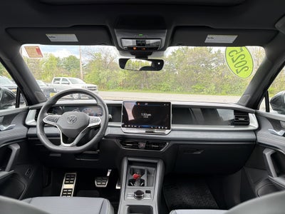 2025 Volkswagen Tiguan 2.0T SE R-Line Black