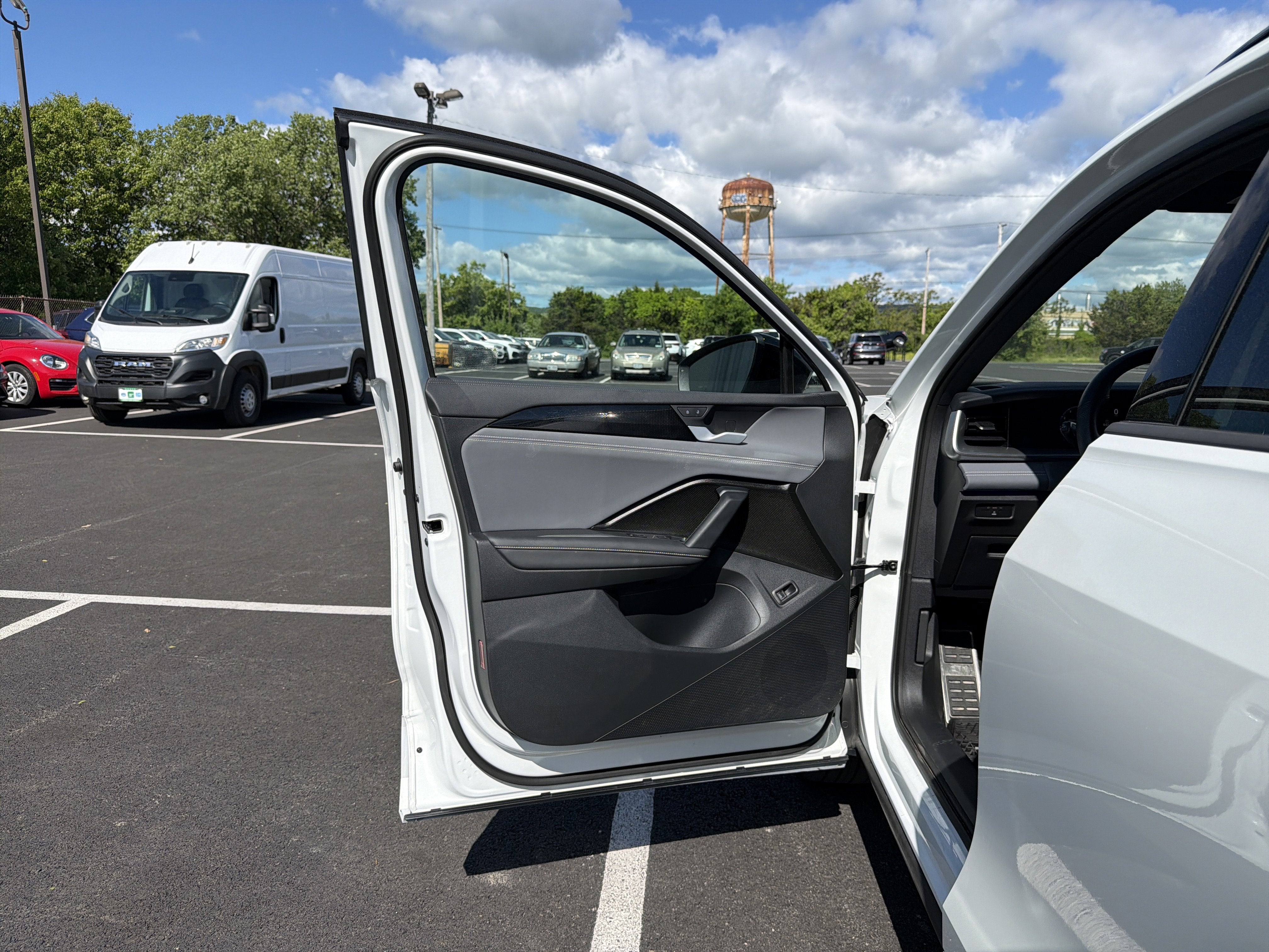 2025 Volkswagen Tiguan 2.0T SE R-Line Black