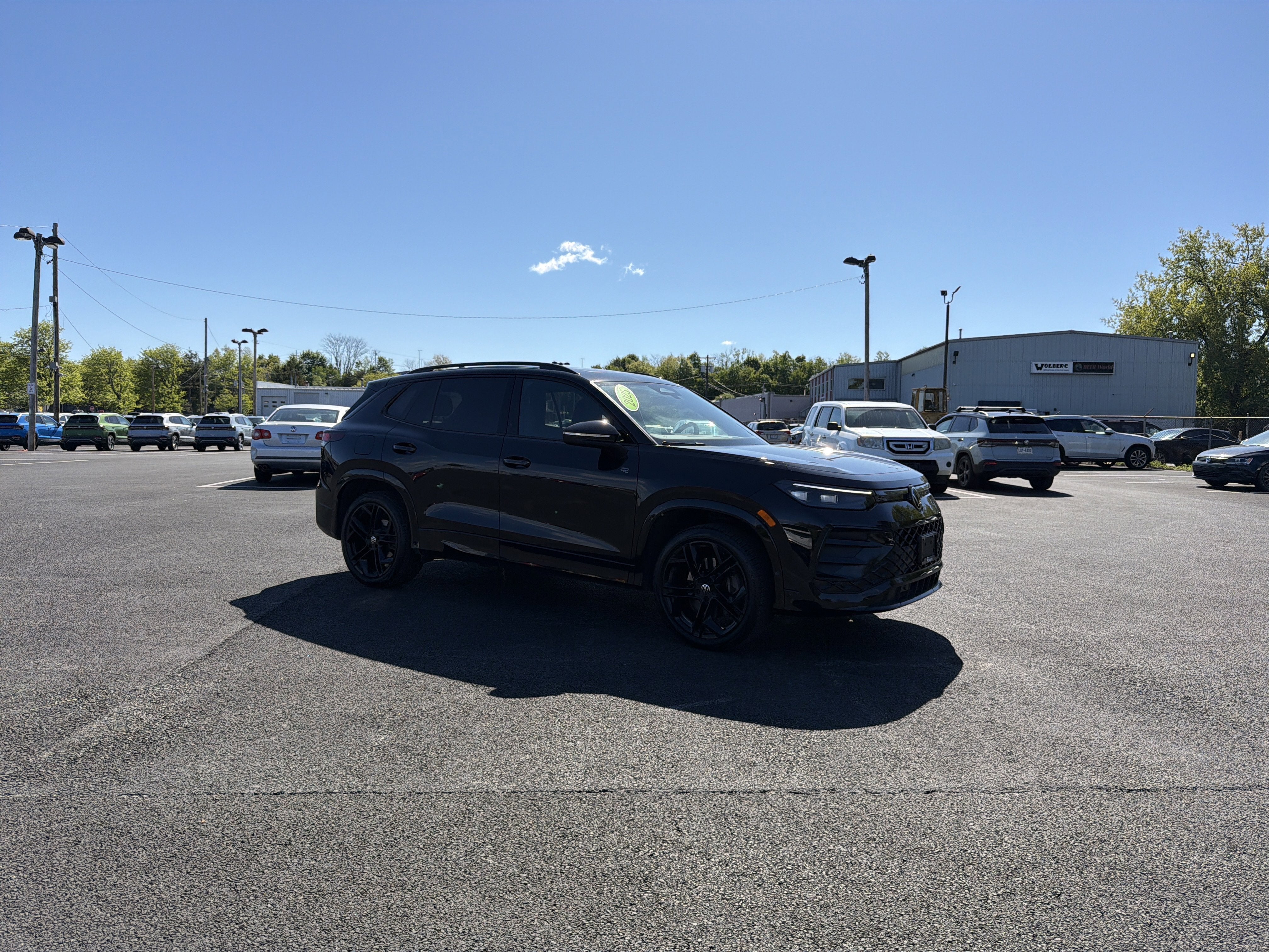 2025 Volkswagen Tiguan 2.0T SE R-Line Black