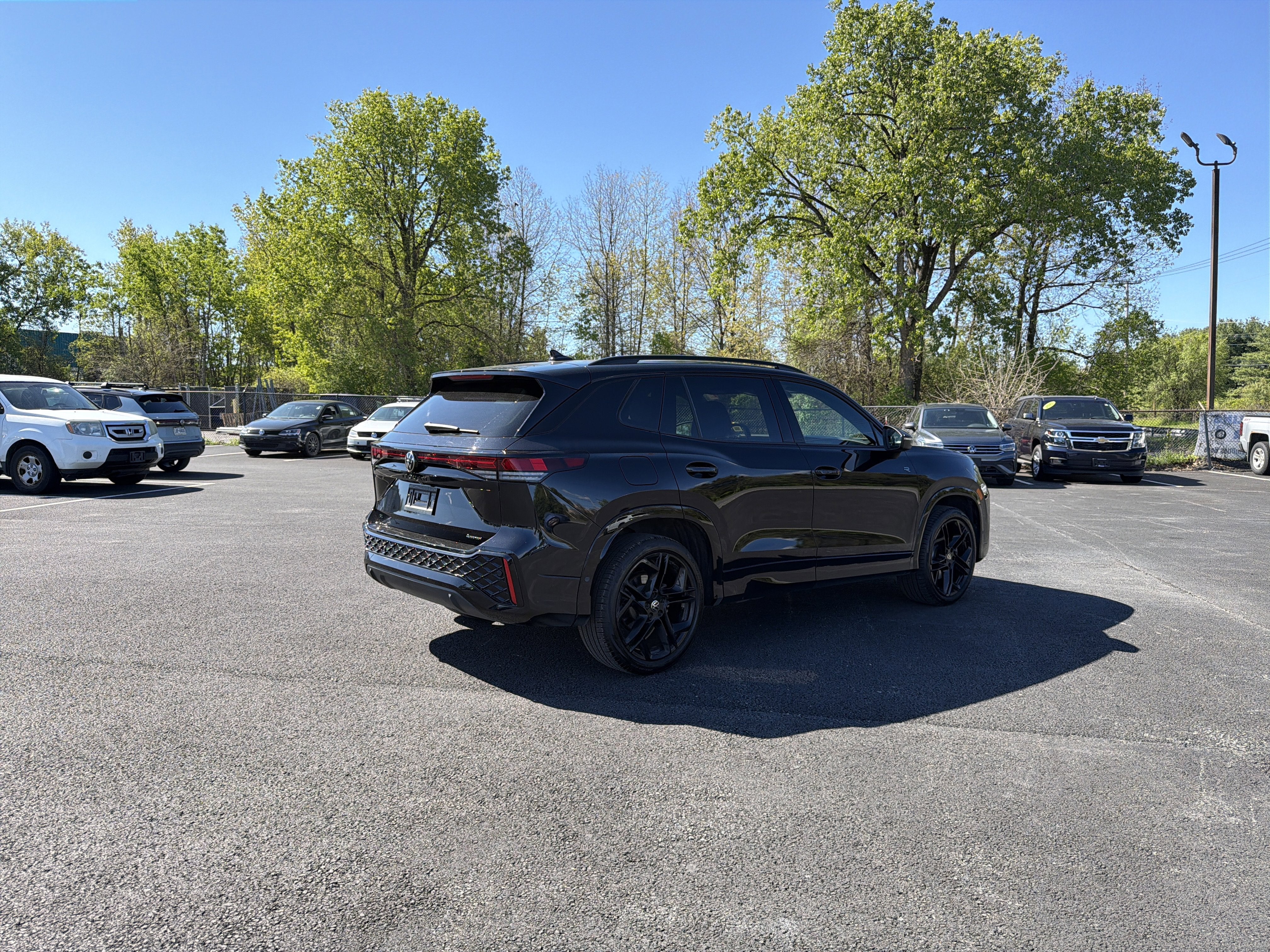 2025 Volkswagen Tiguan 2.0T SE R-Line Black