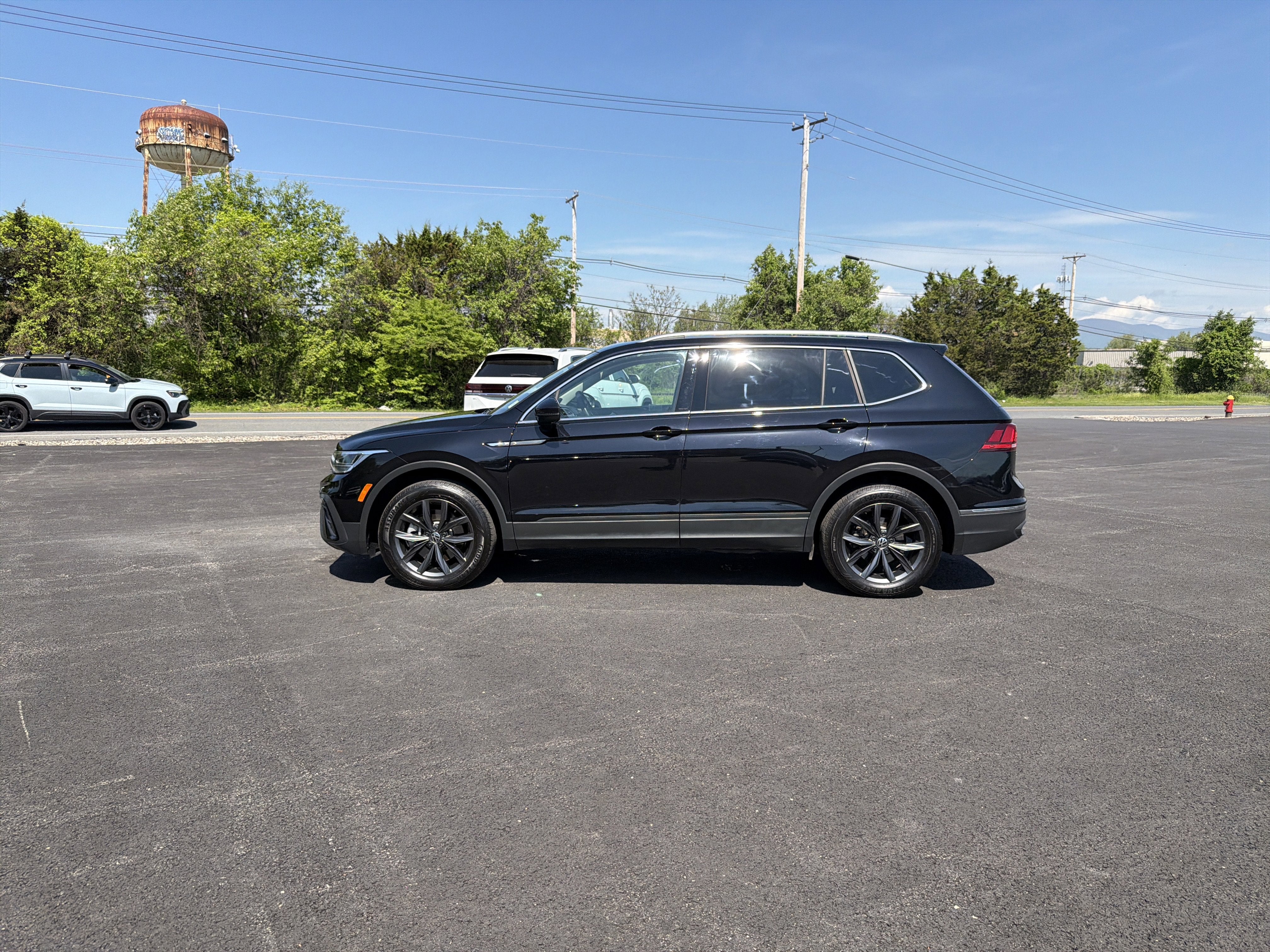 2023 Volkswagen Tiguan 2.0T SE