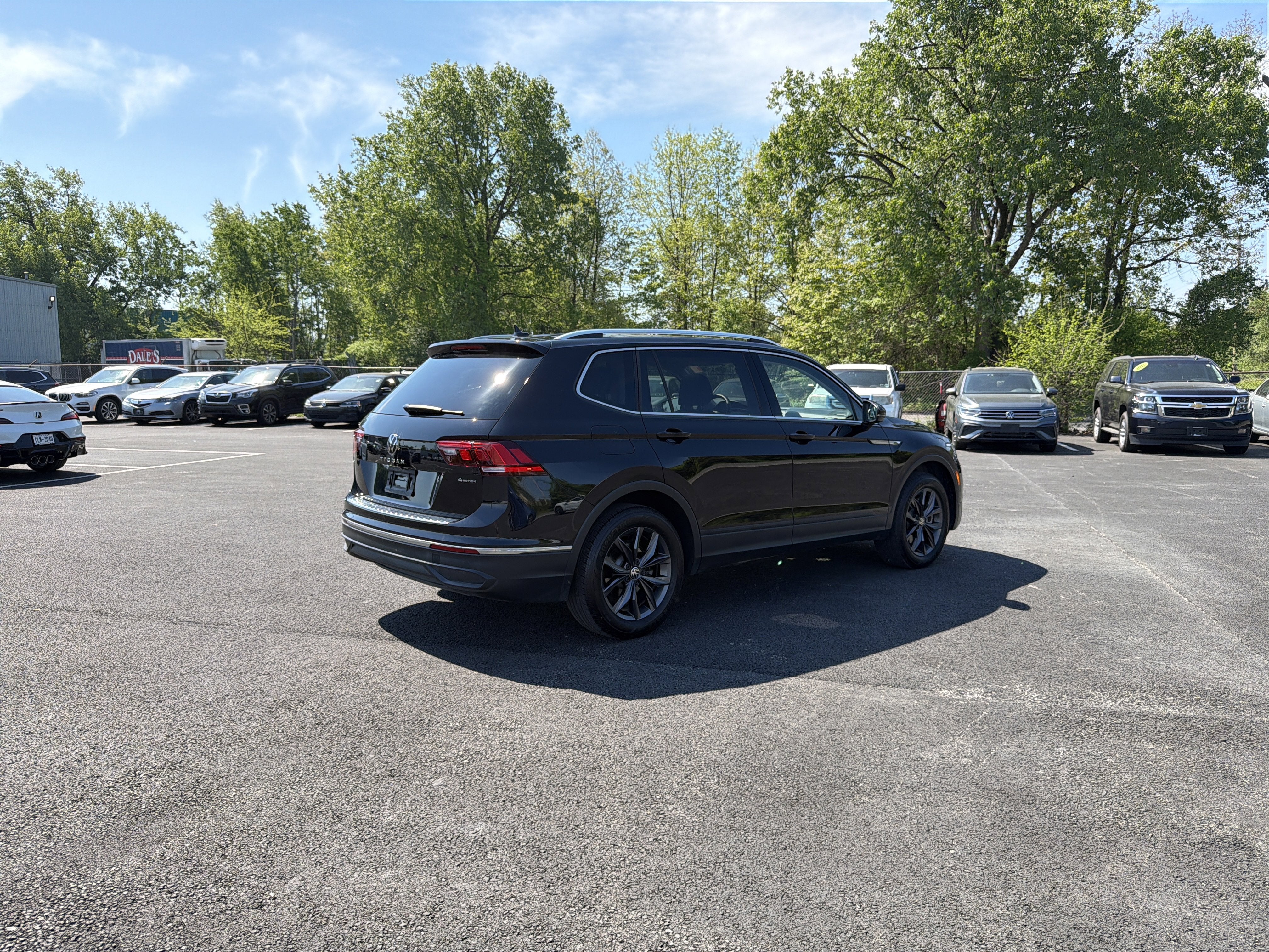 2023 Volkswagen Tiguan 2.0T SE