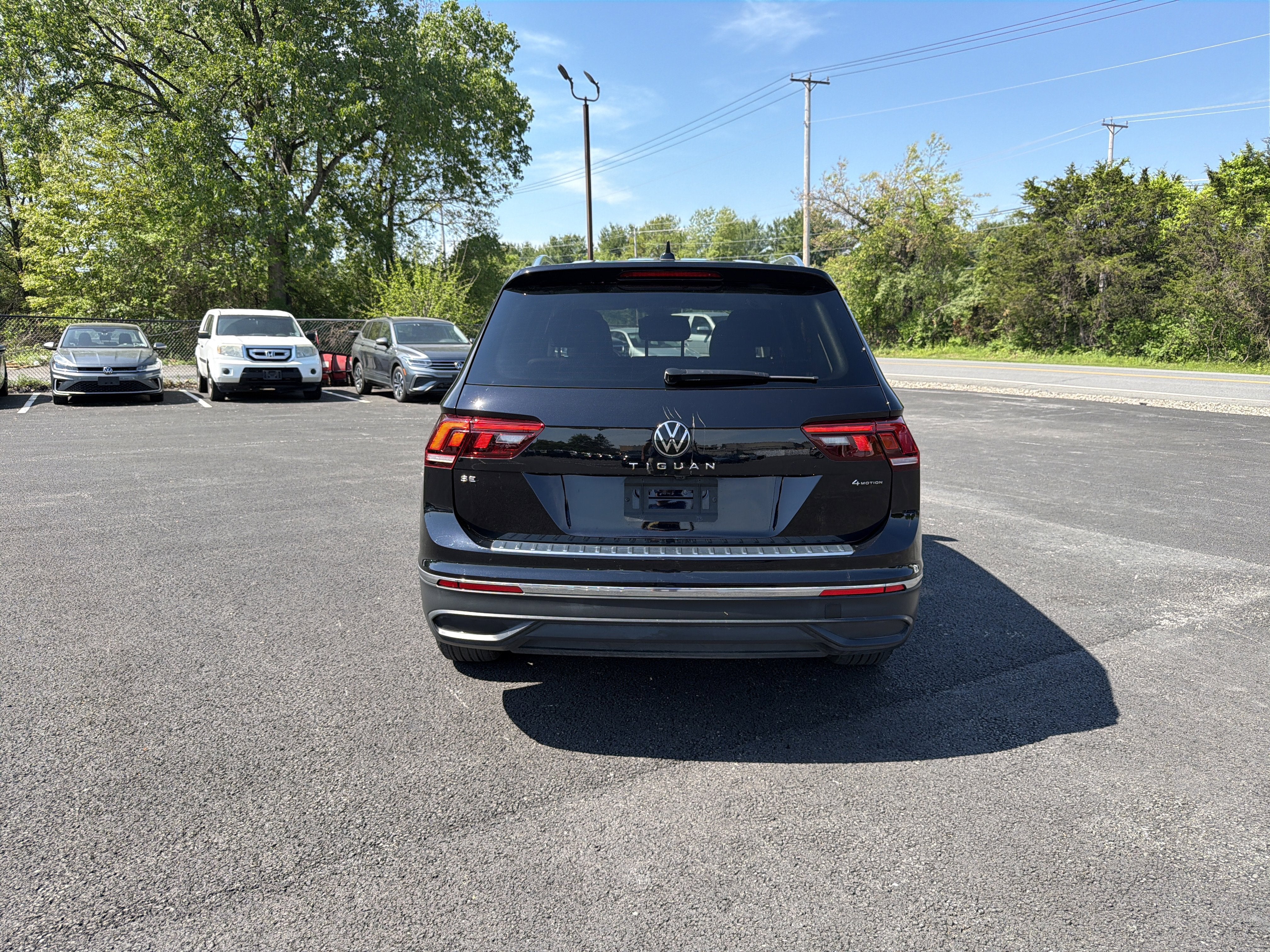 2023 Volkswagen Tiguan 2.0T SE
