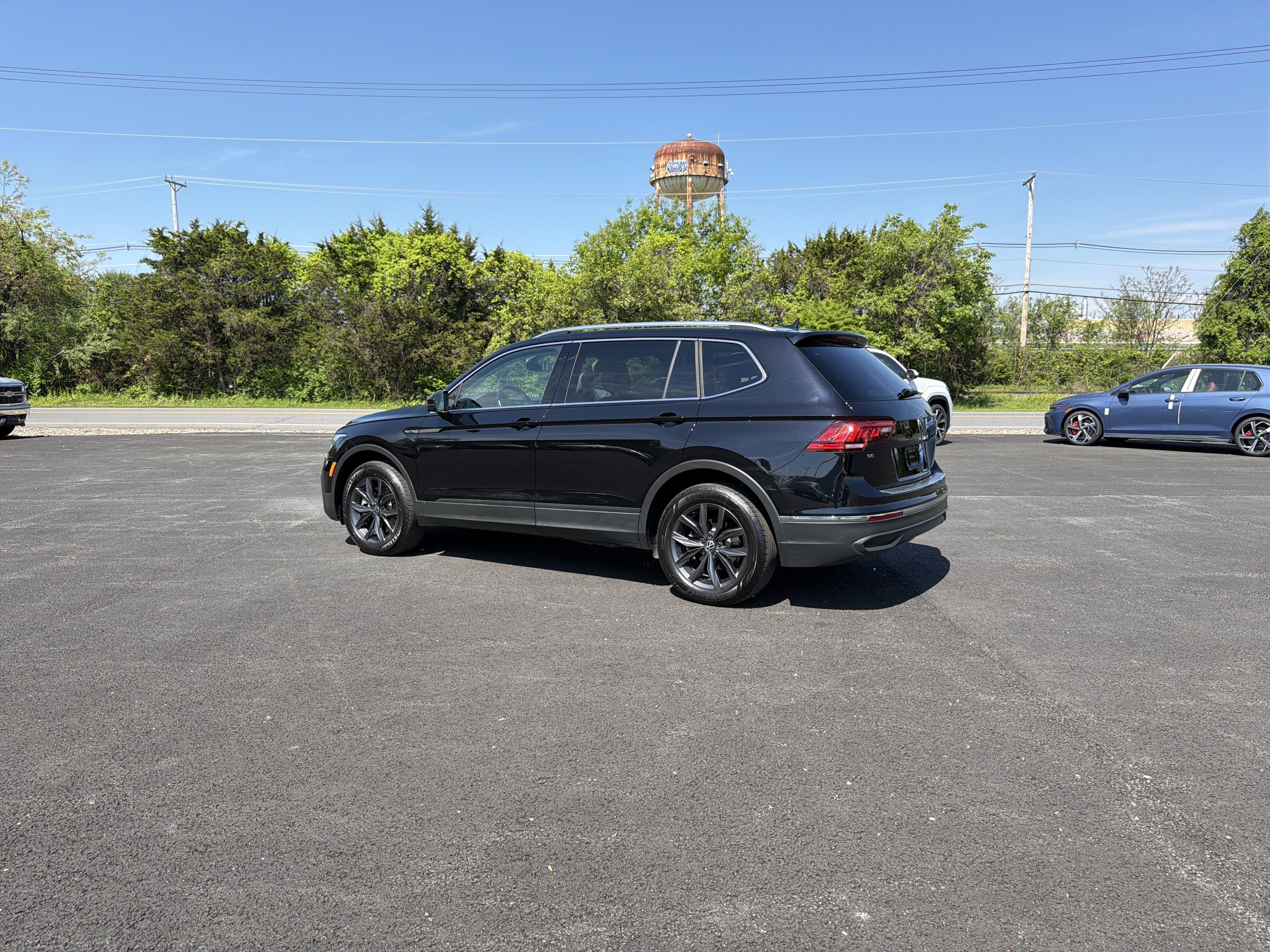 2023 Volkswagen Tiguan 2.0T SE