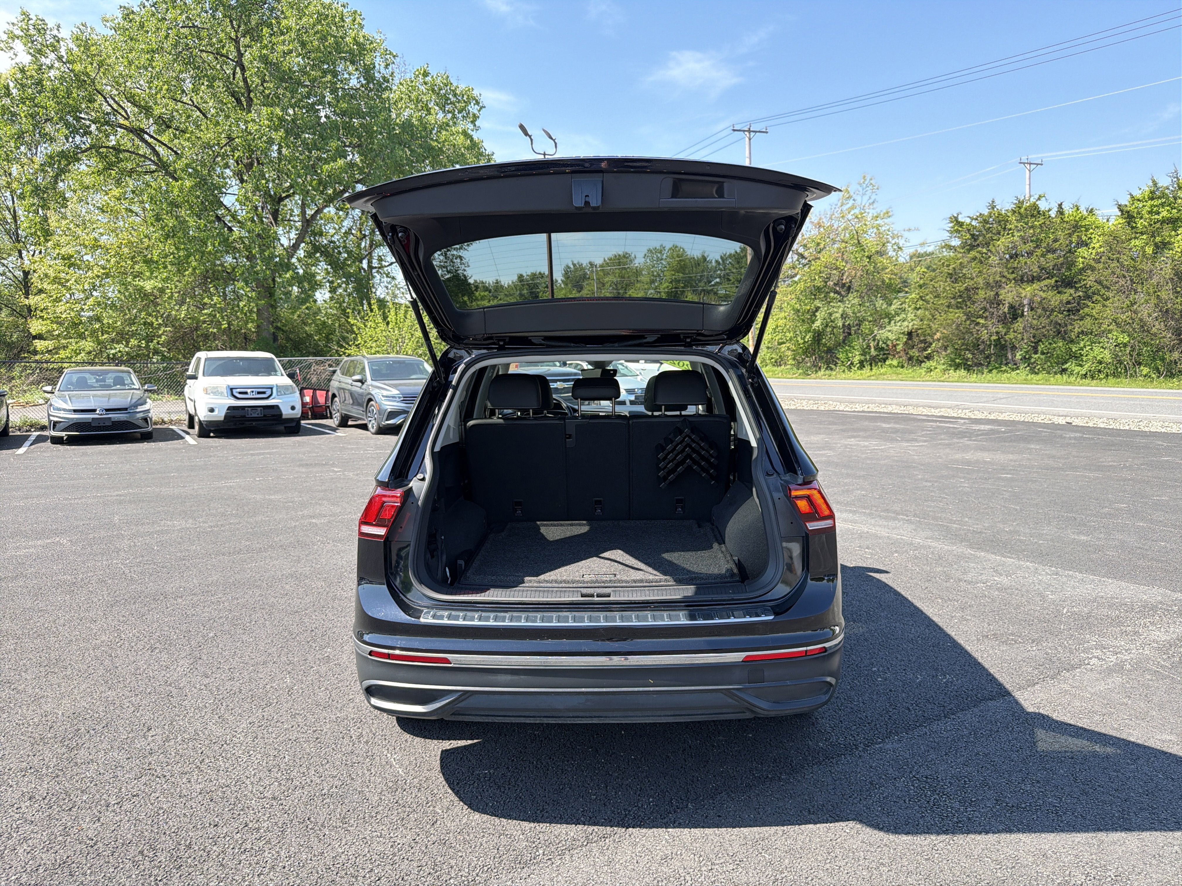 2023 Volkswagen Tiguan 2.0T SE