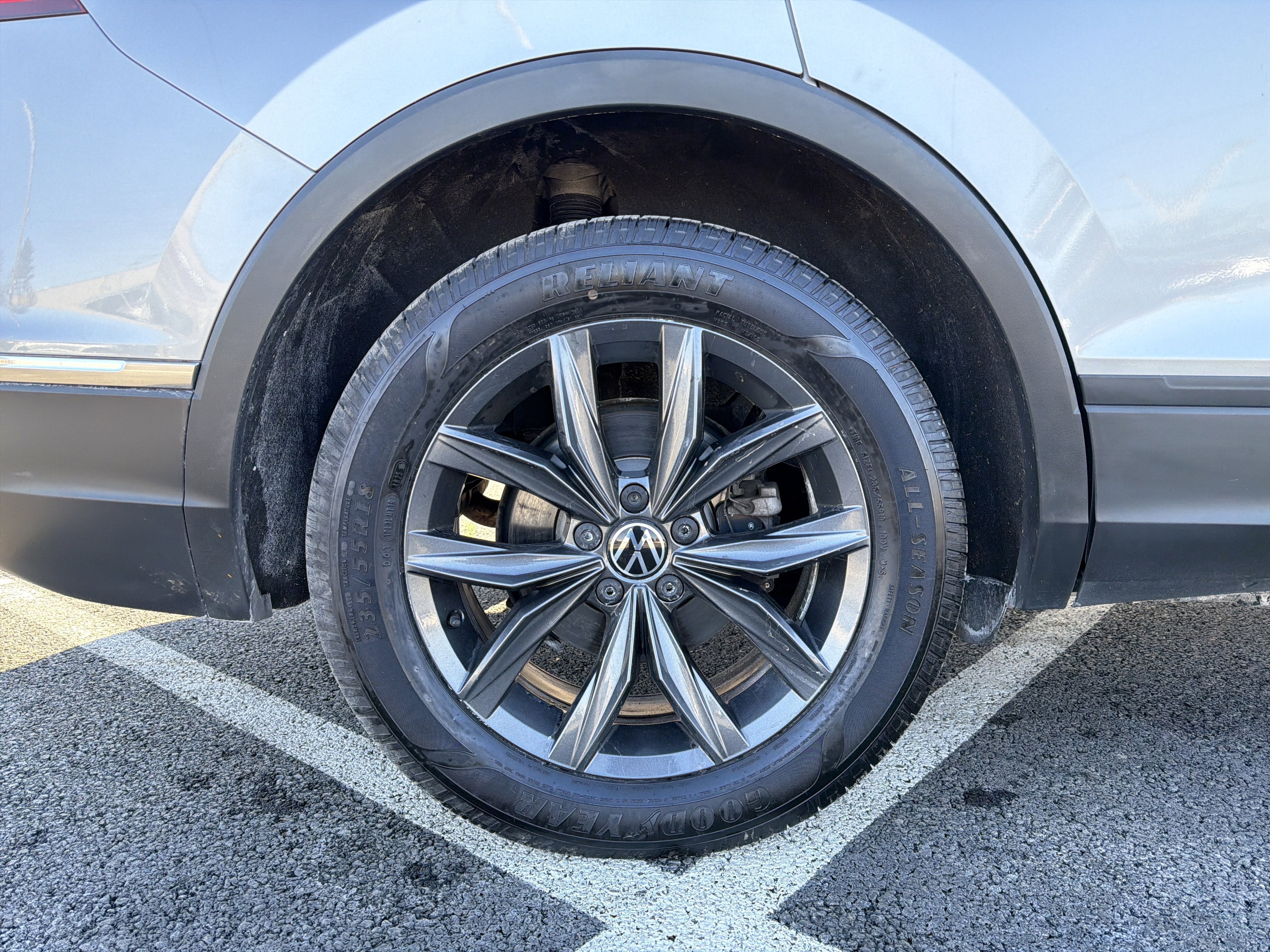 2023 Volkswagen Tiguan 2.0T SE