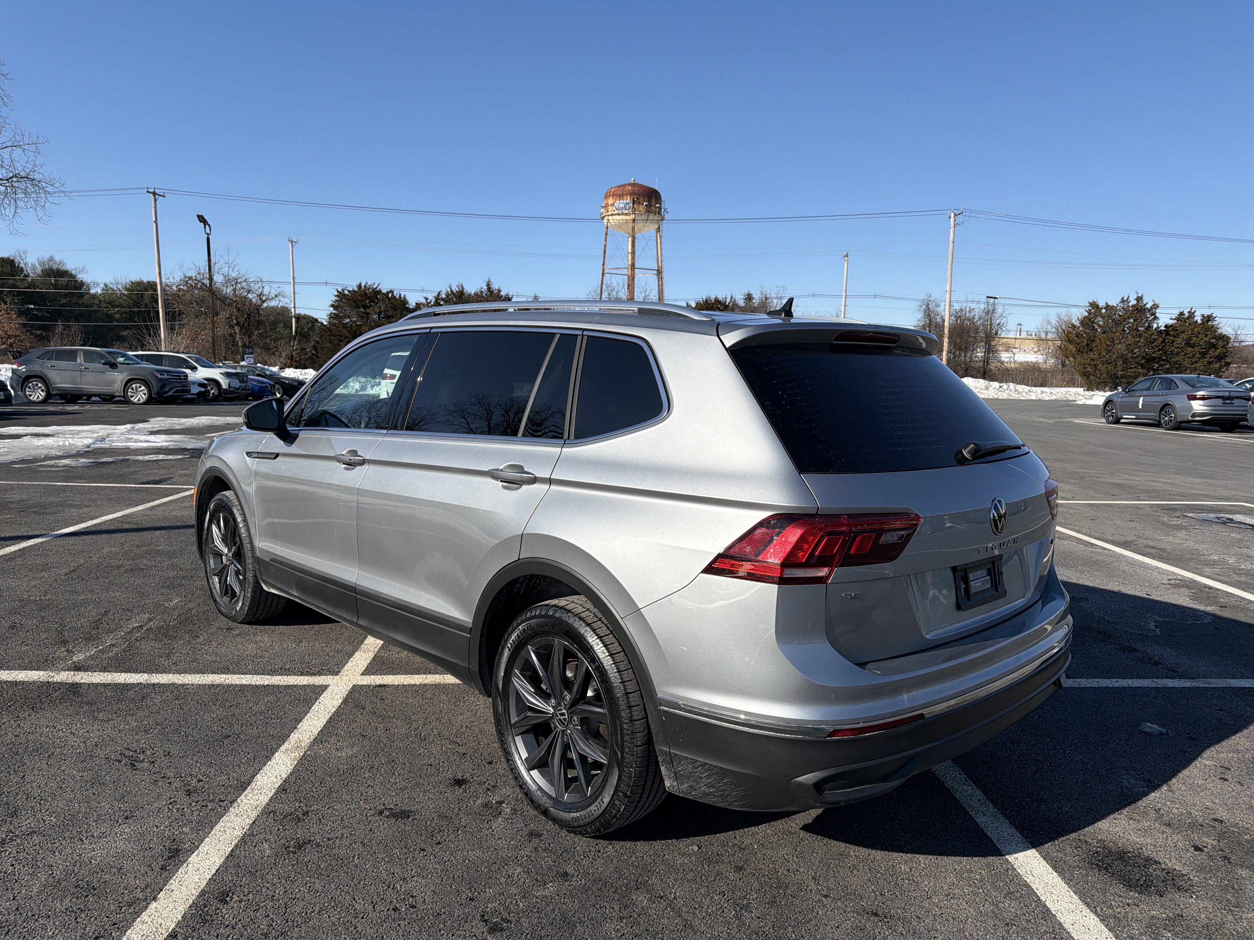 2023 Volkswagen Tiguan 2.0T SE