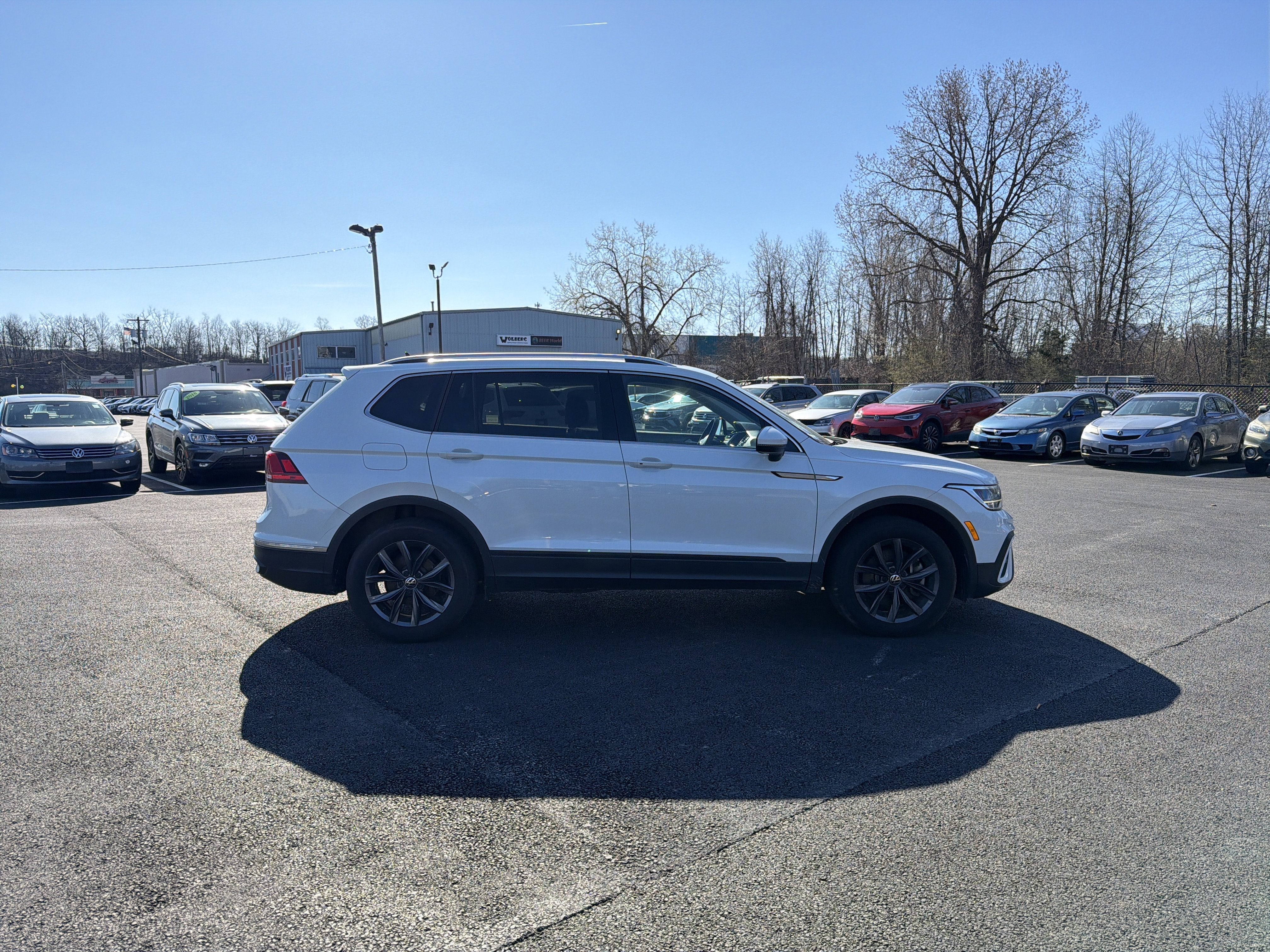 2023 Volkswagen Tiguan 2.0T SE