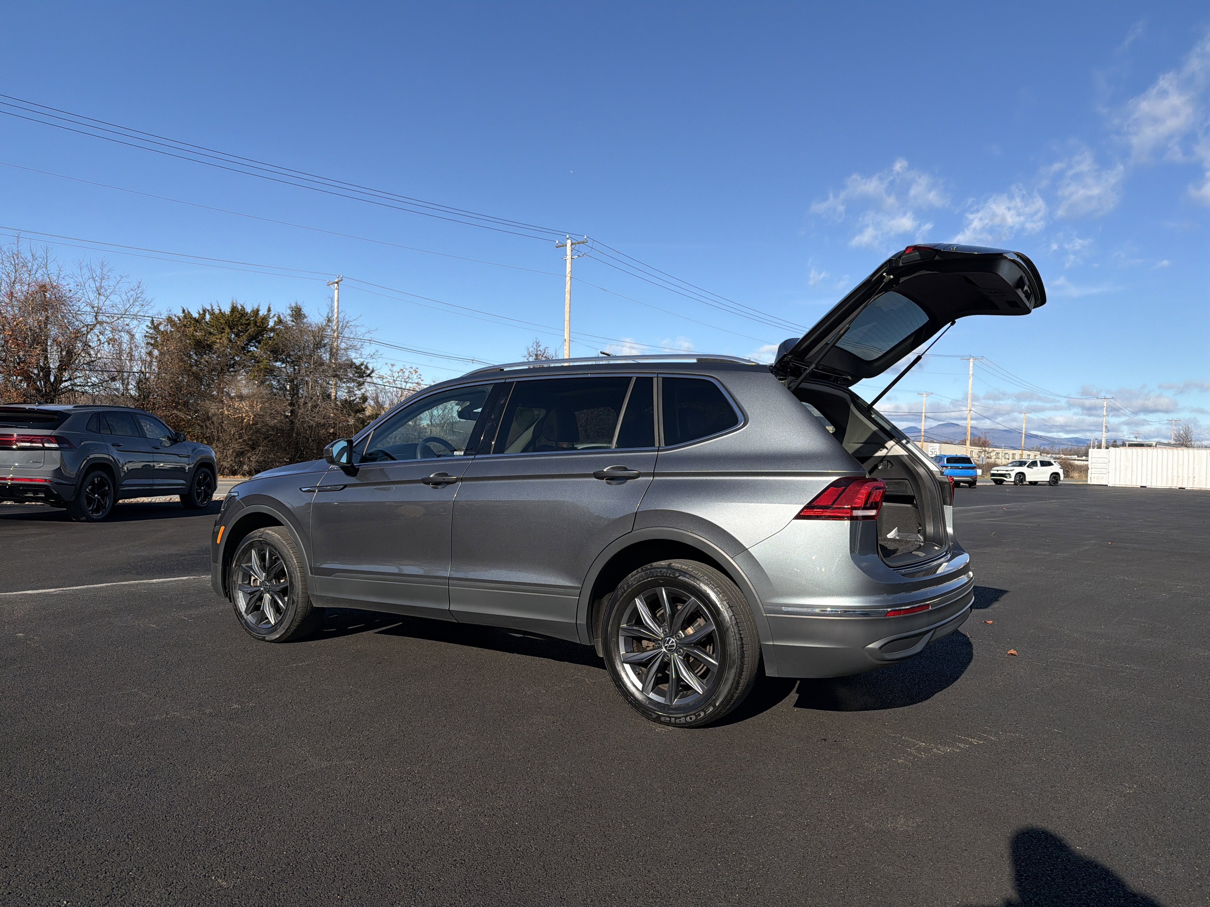 2023 Volkswagen Tiguan 2.0T SE