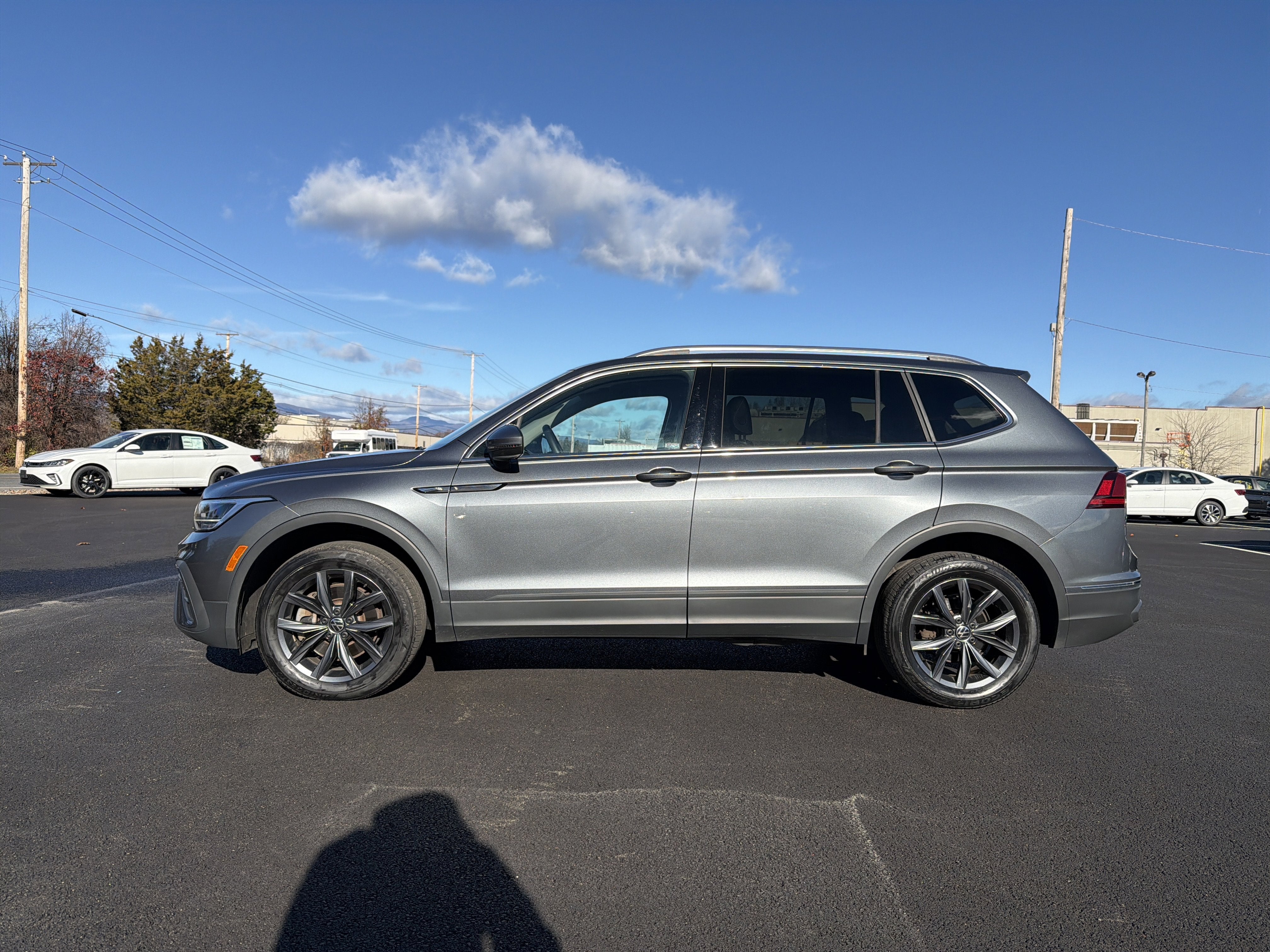 2023 Volkswagen Tiguan 2.0T SE