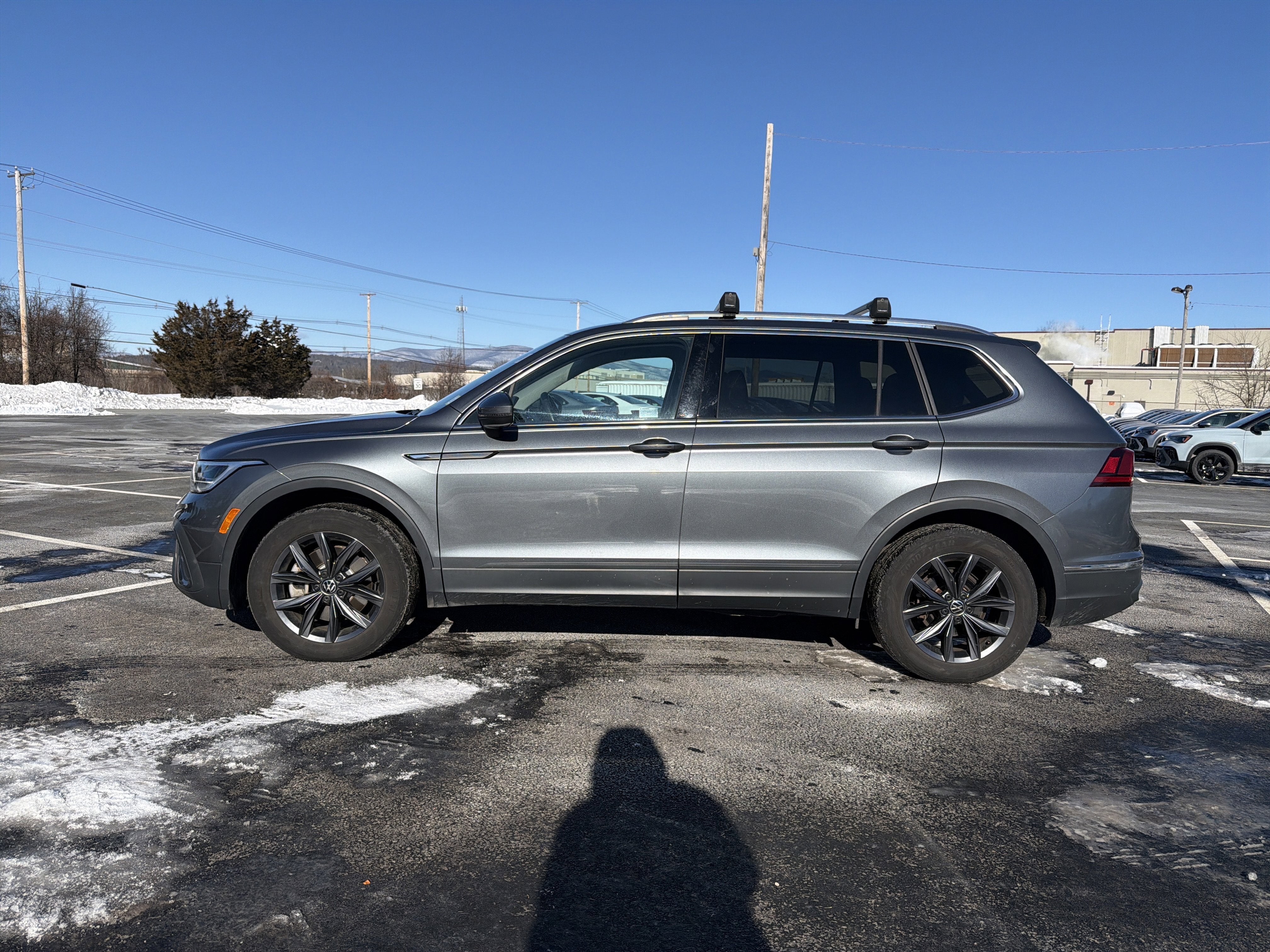 2023 Volkswagen Tiguan 2.0T SE