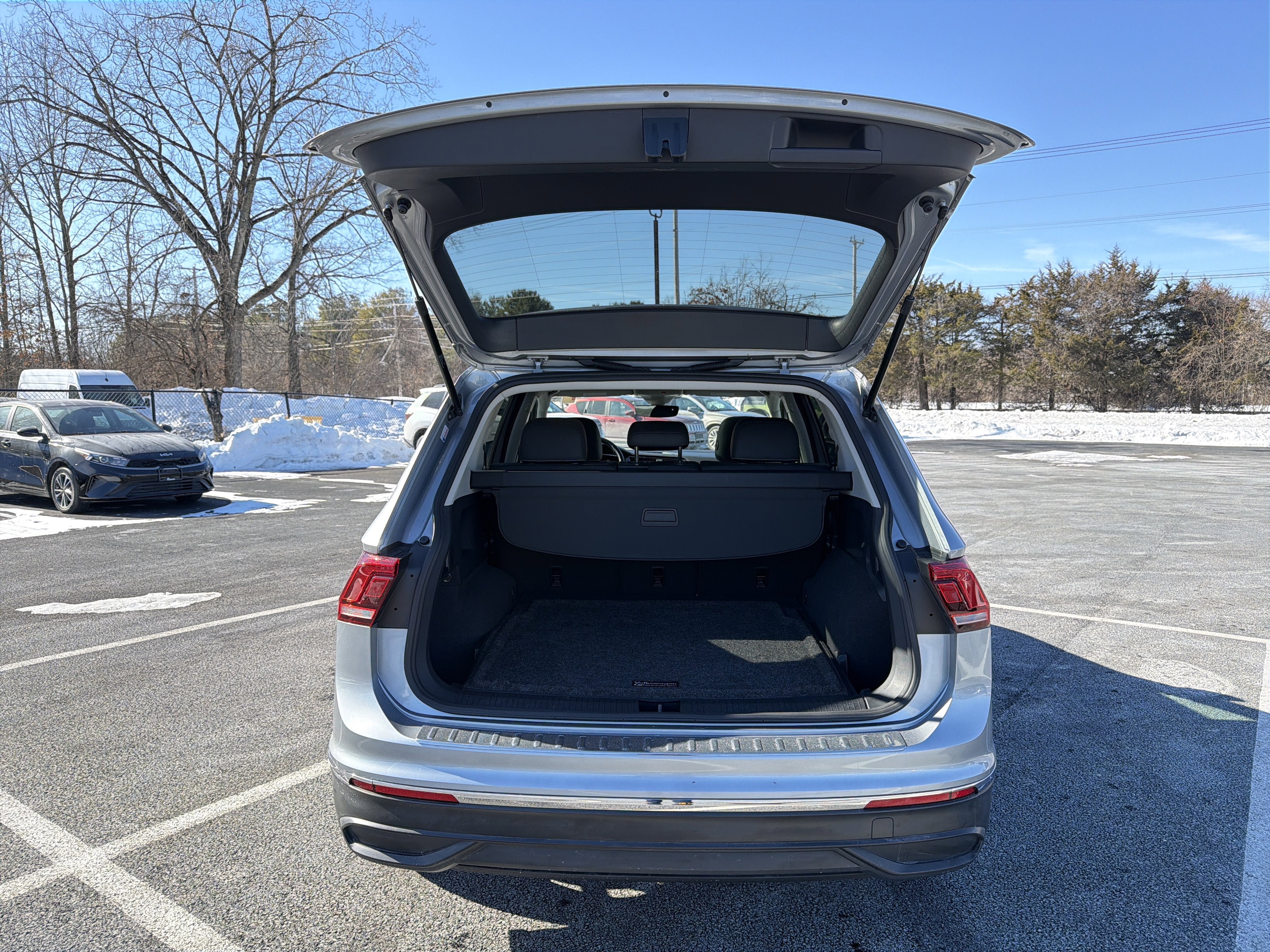 2023 Volkswagen Tiguan 2.0T SE