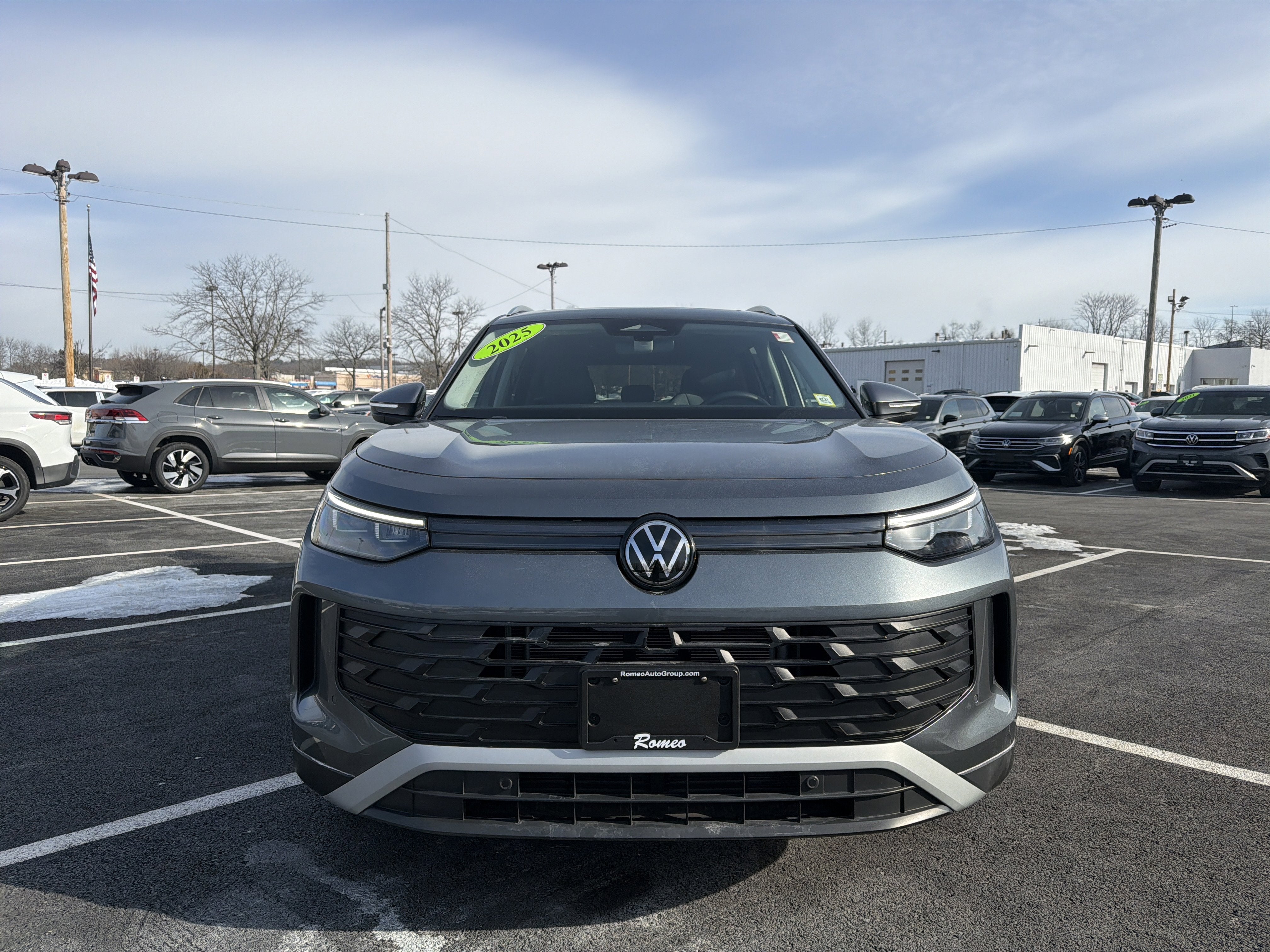 2025 Volkswagen Tiguan 2.0T SE