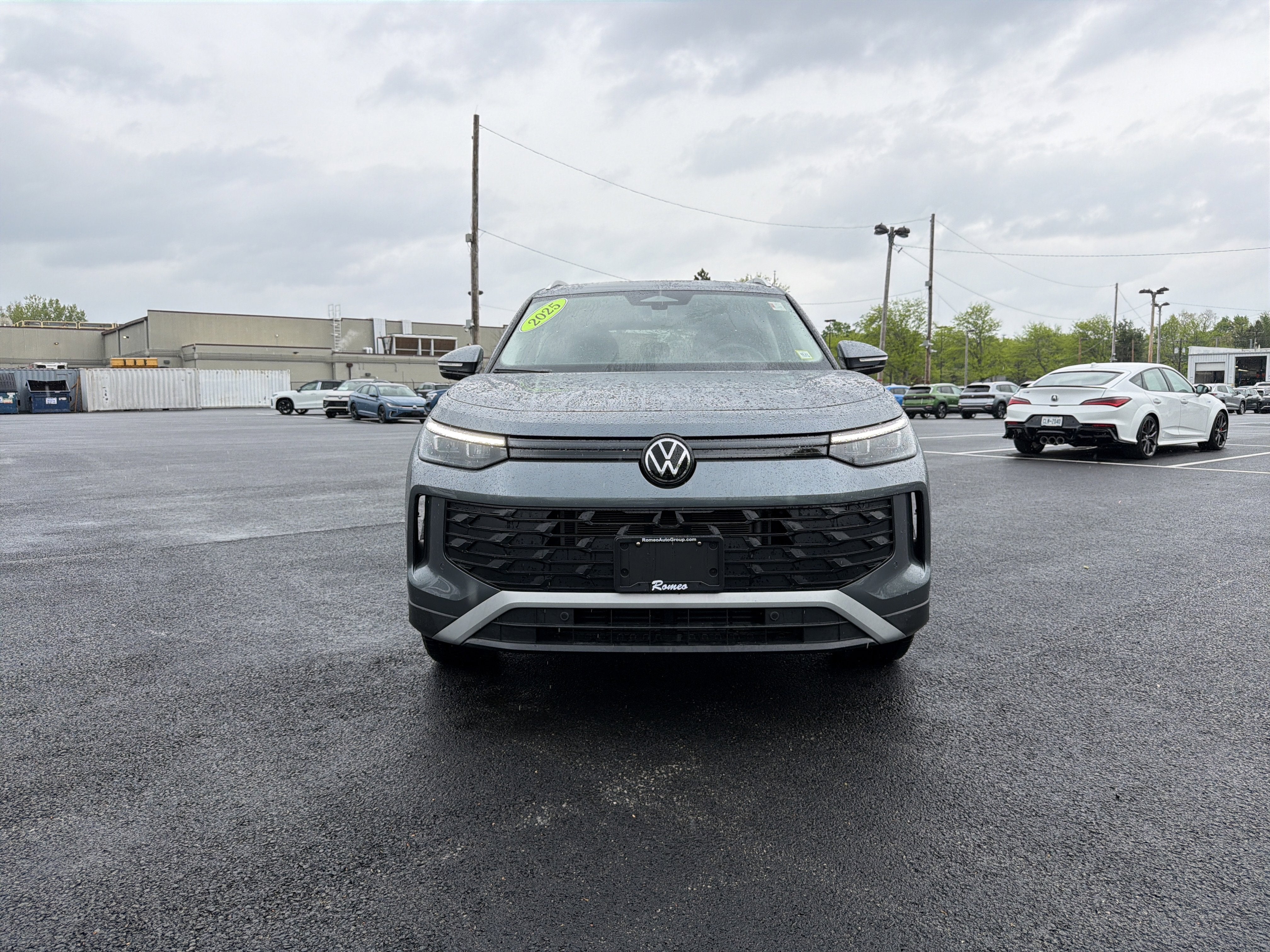 2025 Volkswagen Tiguan 2.0T SE