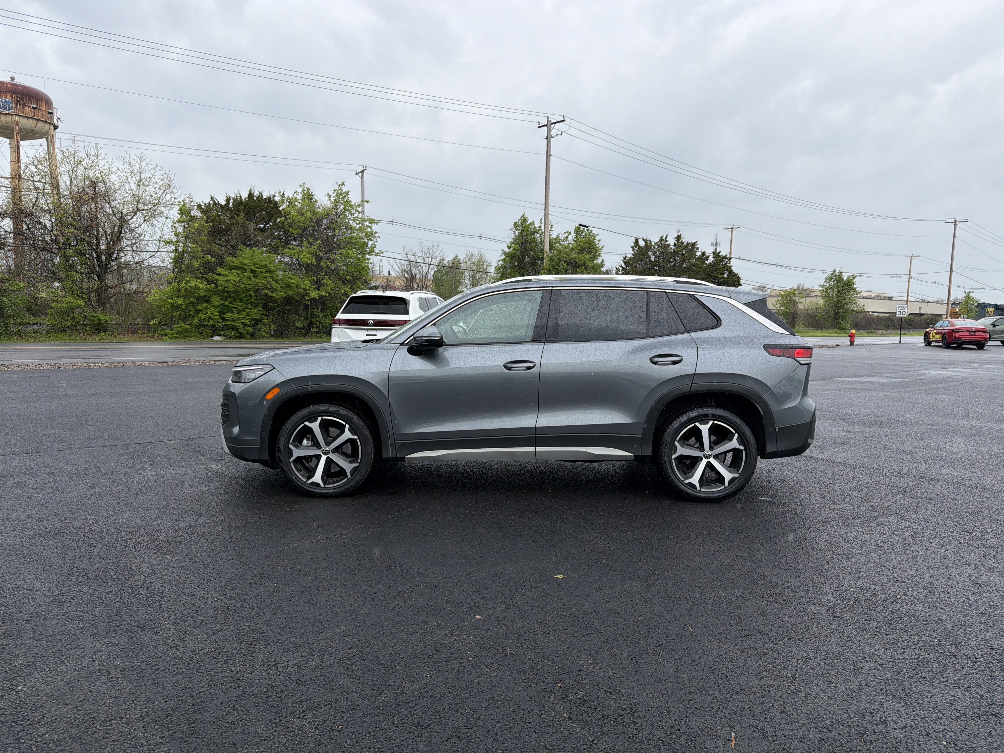 2025 Volkswagen Tiguan 2.0T SE