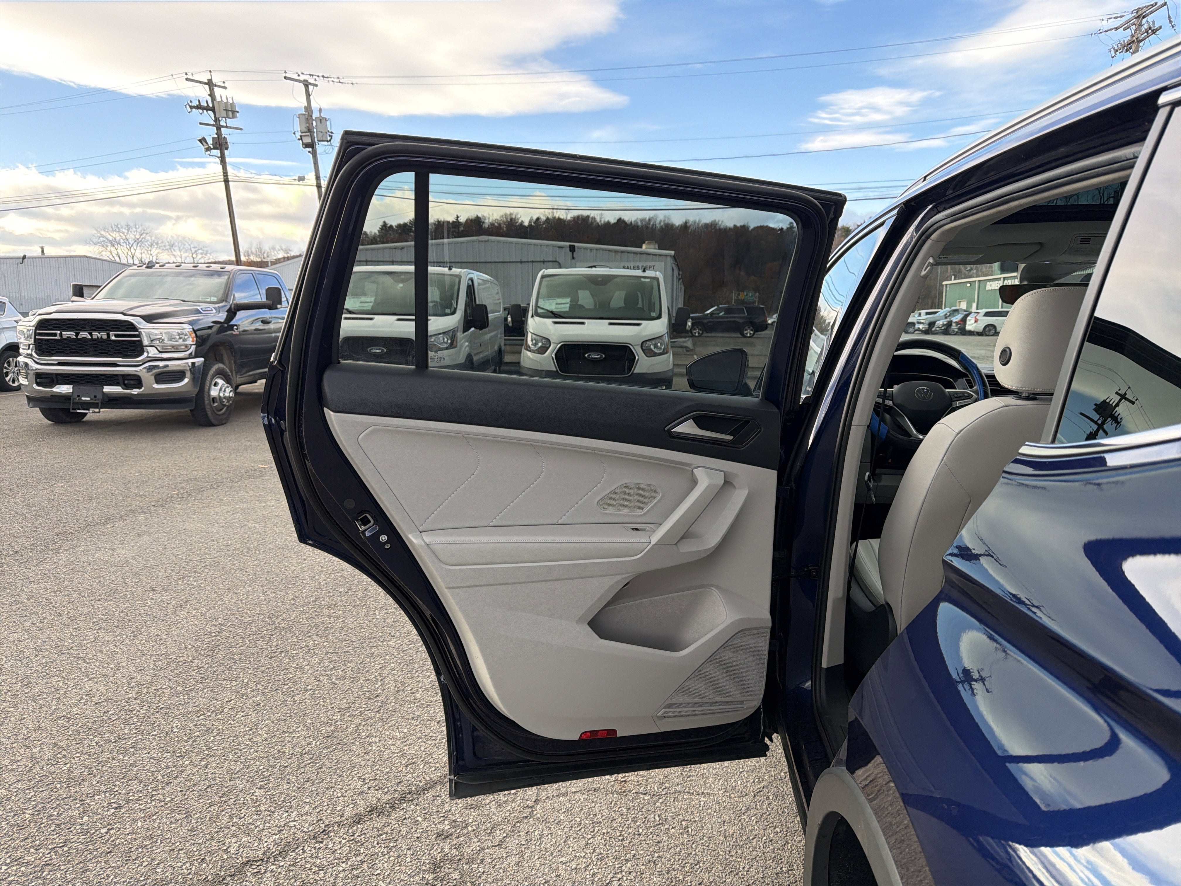 2023 Volkswagen Tiguan 2.0T SE