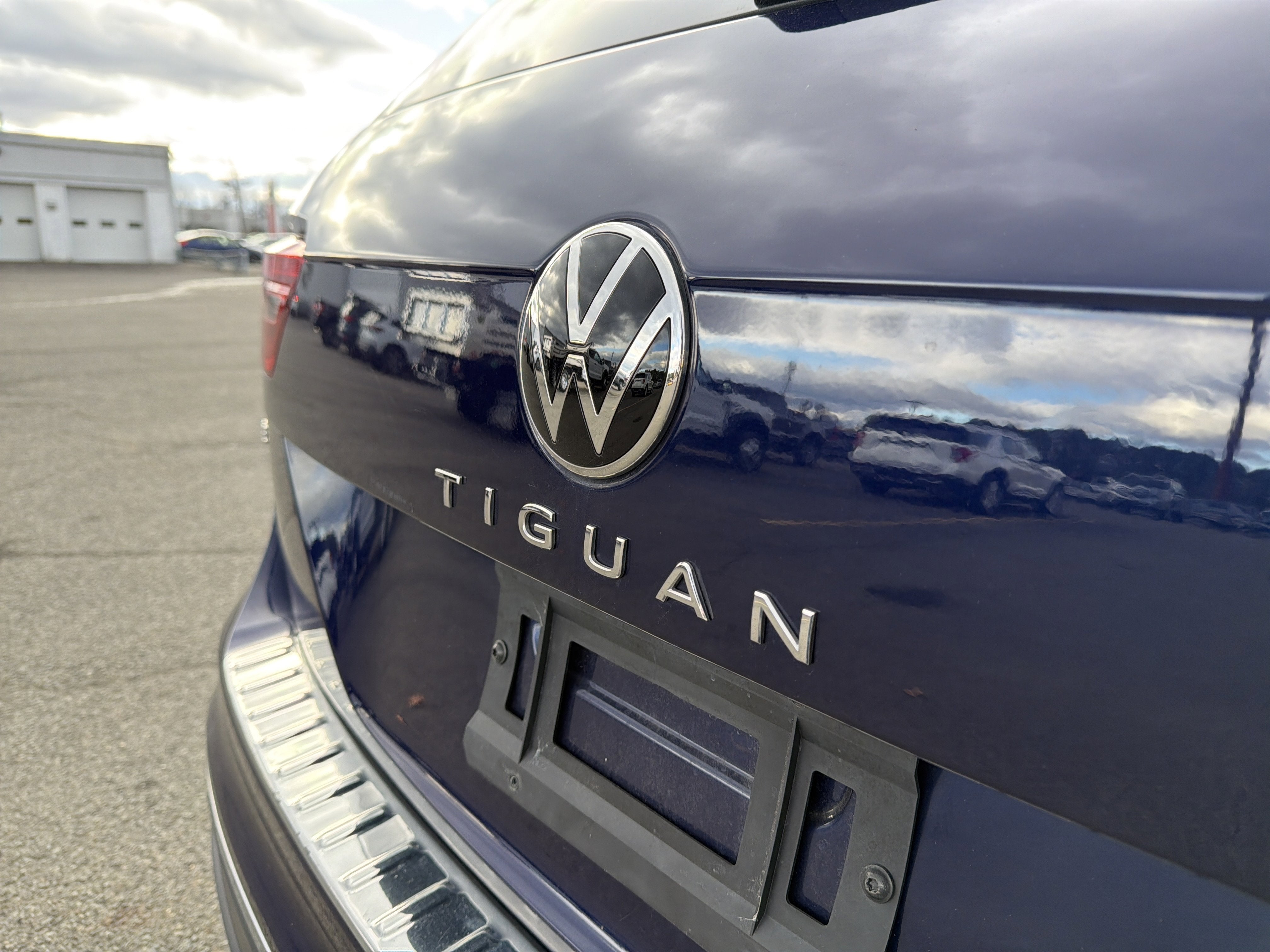 2023 Volkswagen Tiguan 2.0T SE