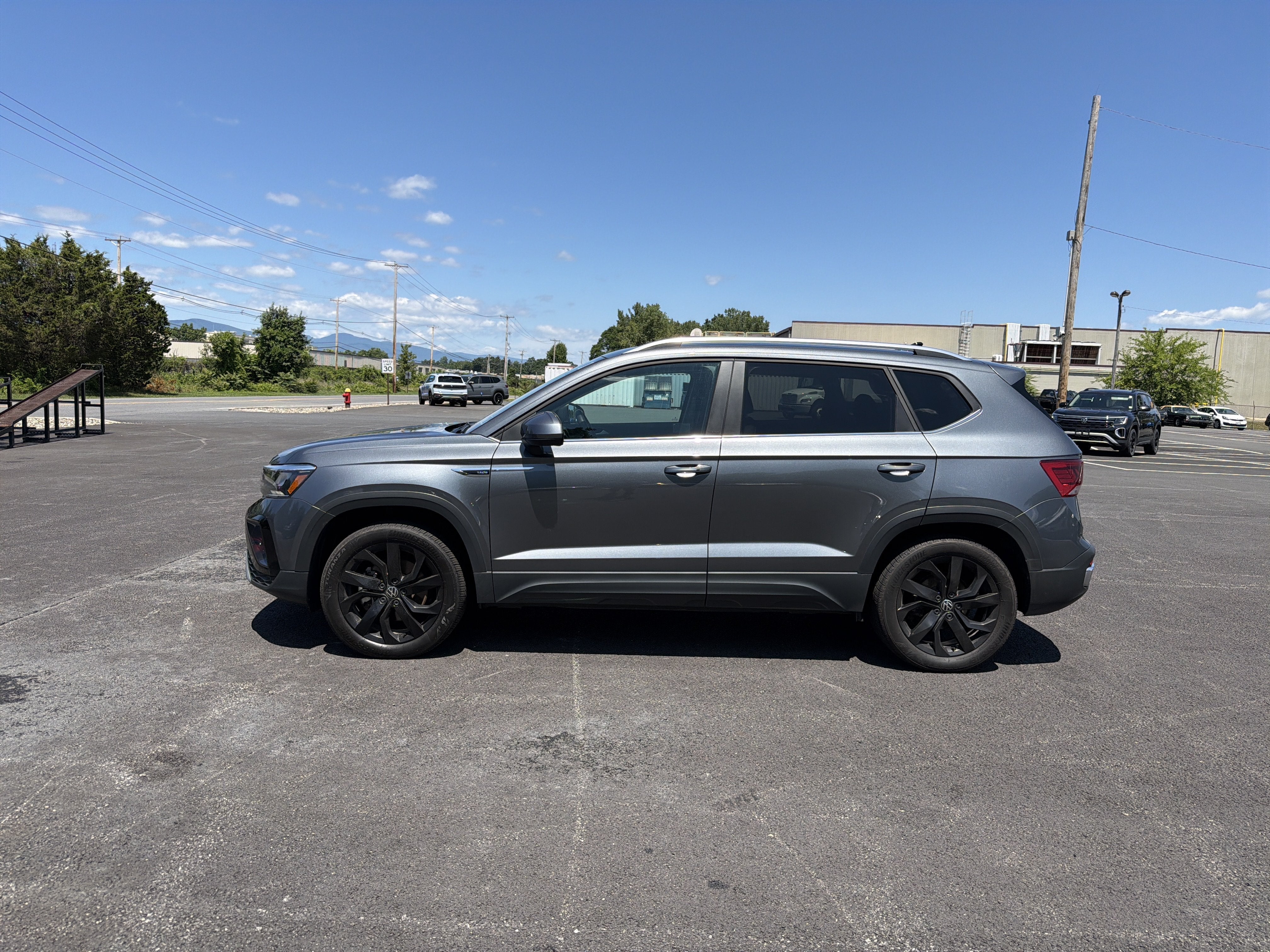 2023 Volkswagen Taos 1.5T SE