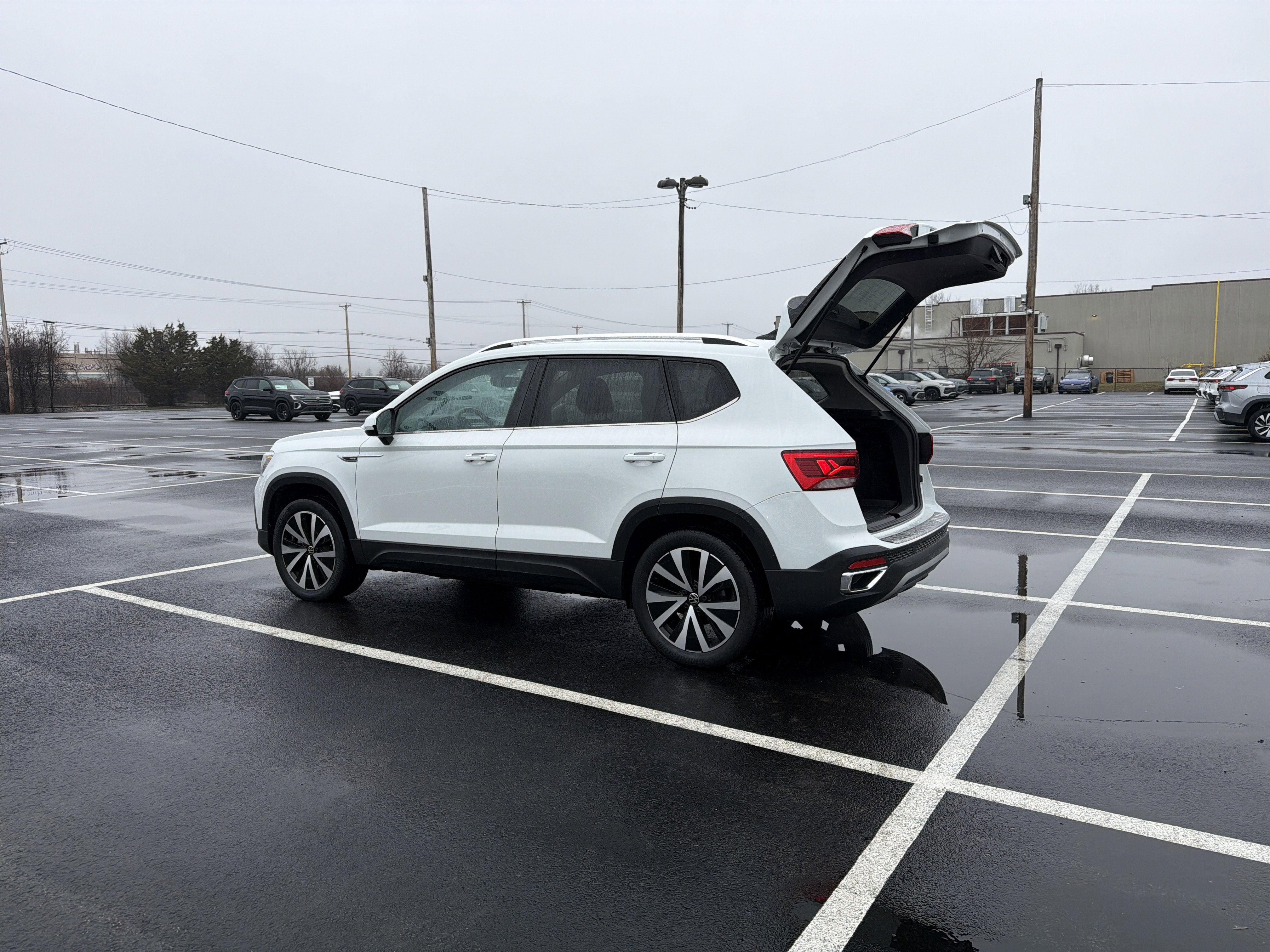 2023 Volkswagen Taos 1.5T SE