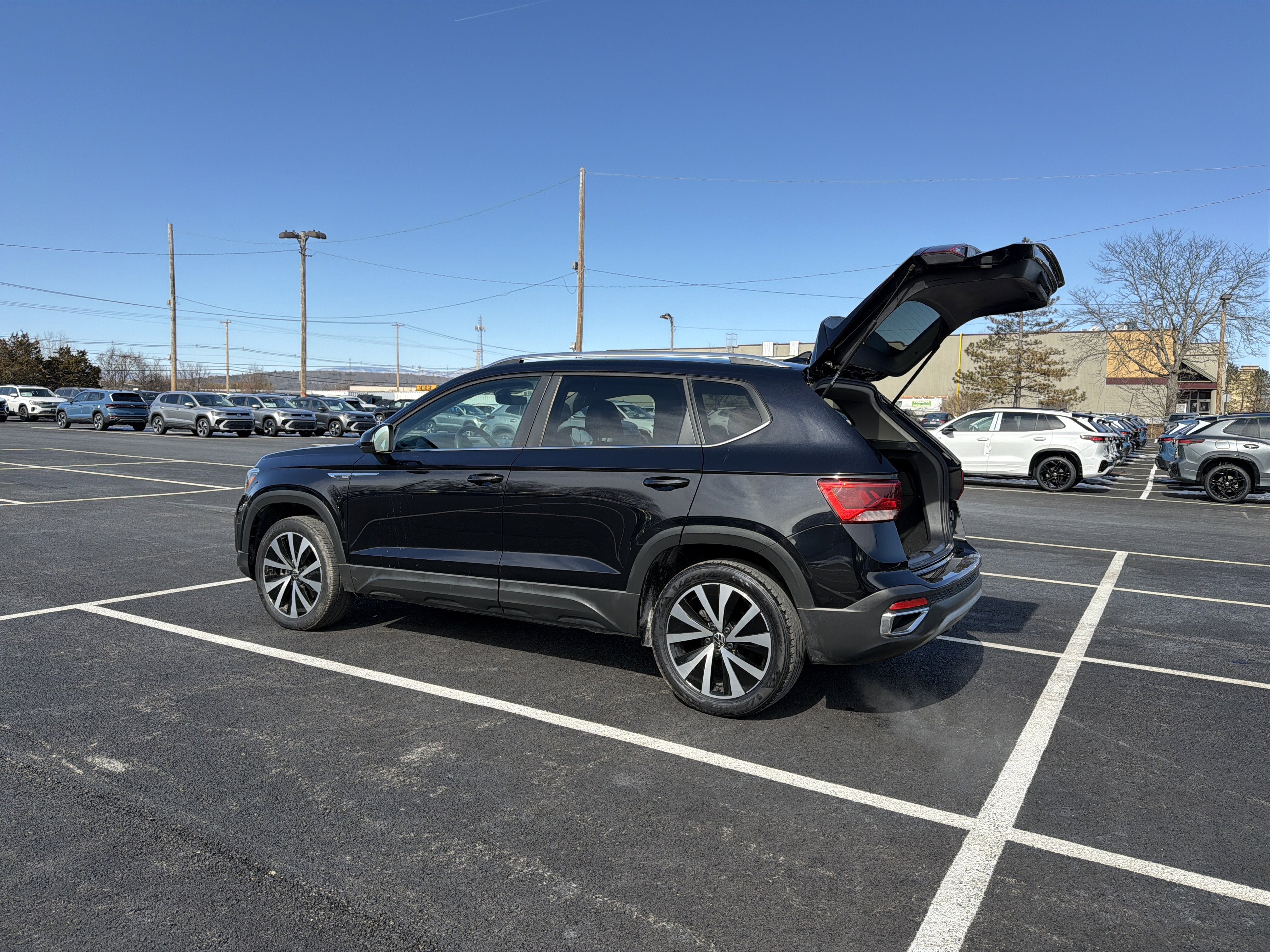 2024 Volkswagen Taos 1.5T SE