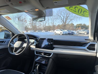 2025 Volkswagen Taos 1.5T SE