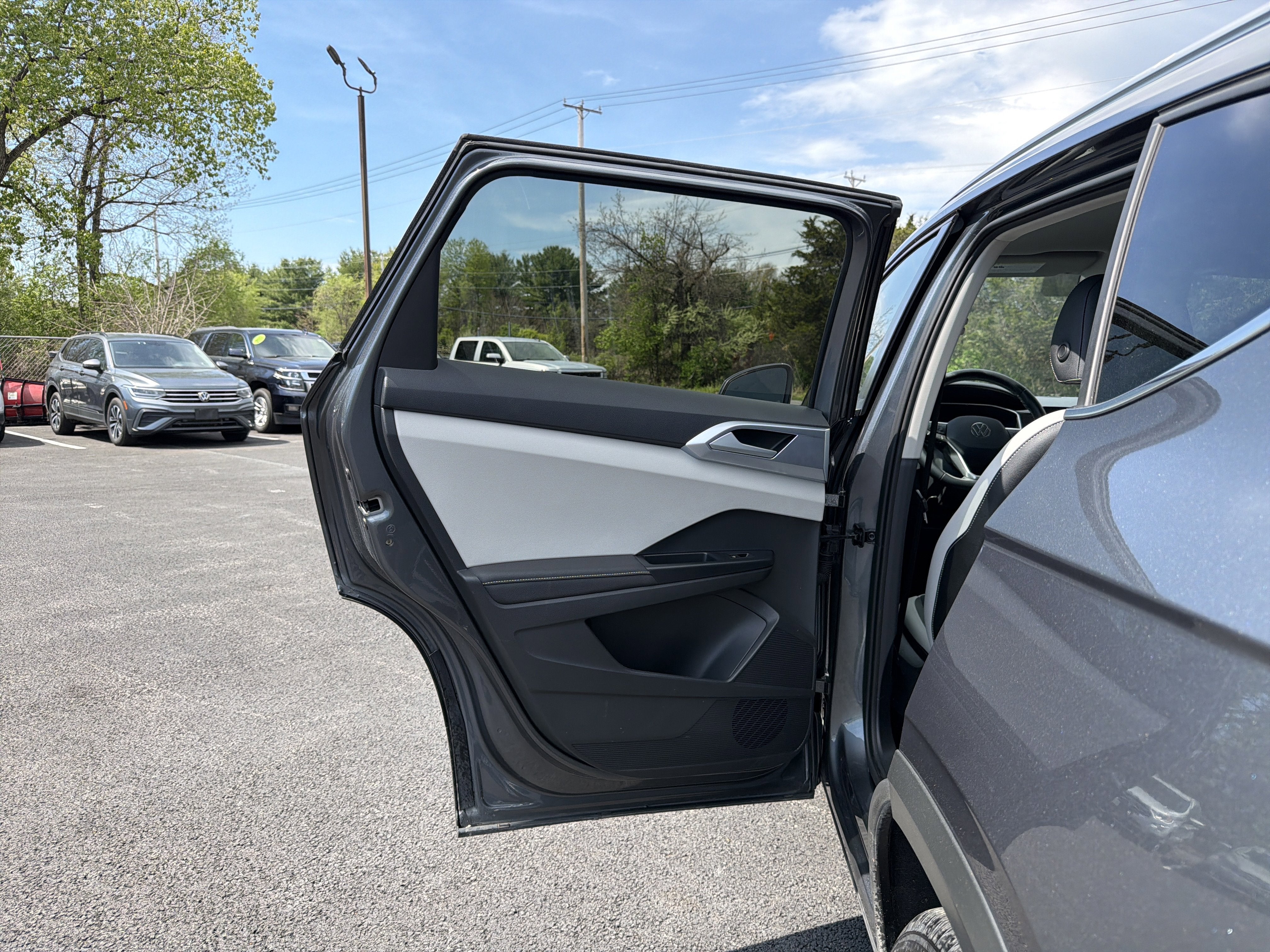 2025 Volkswagen Taos 1.5T SE