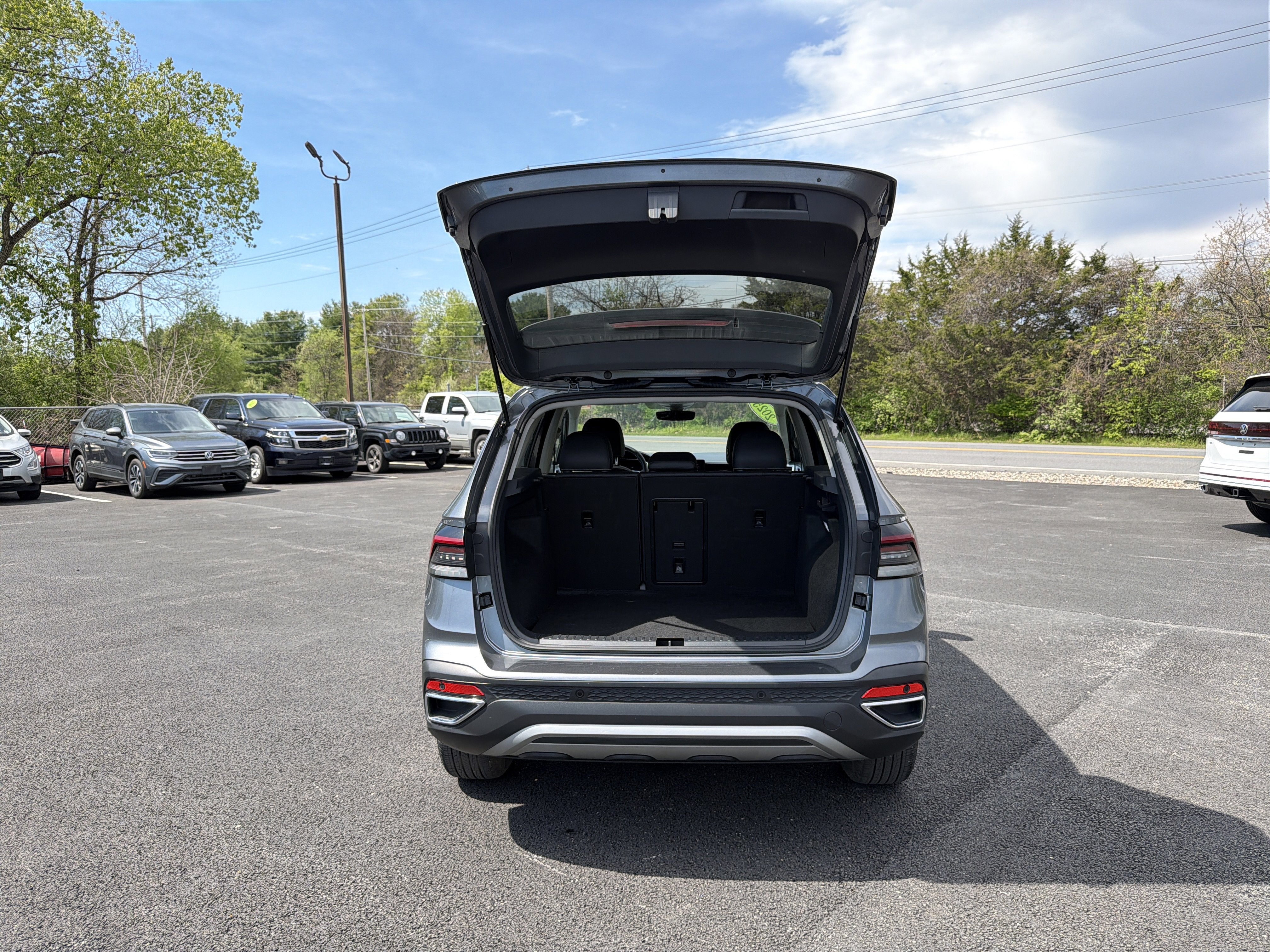 2025 Volkswagen Taos 1.5T SE