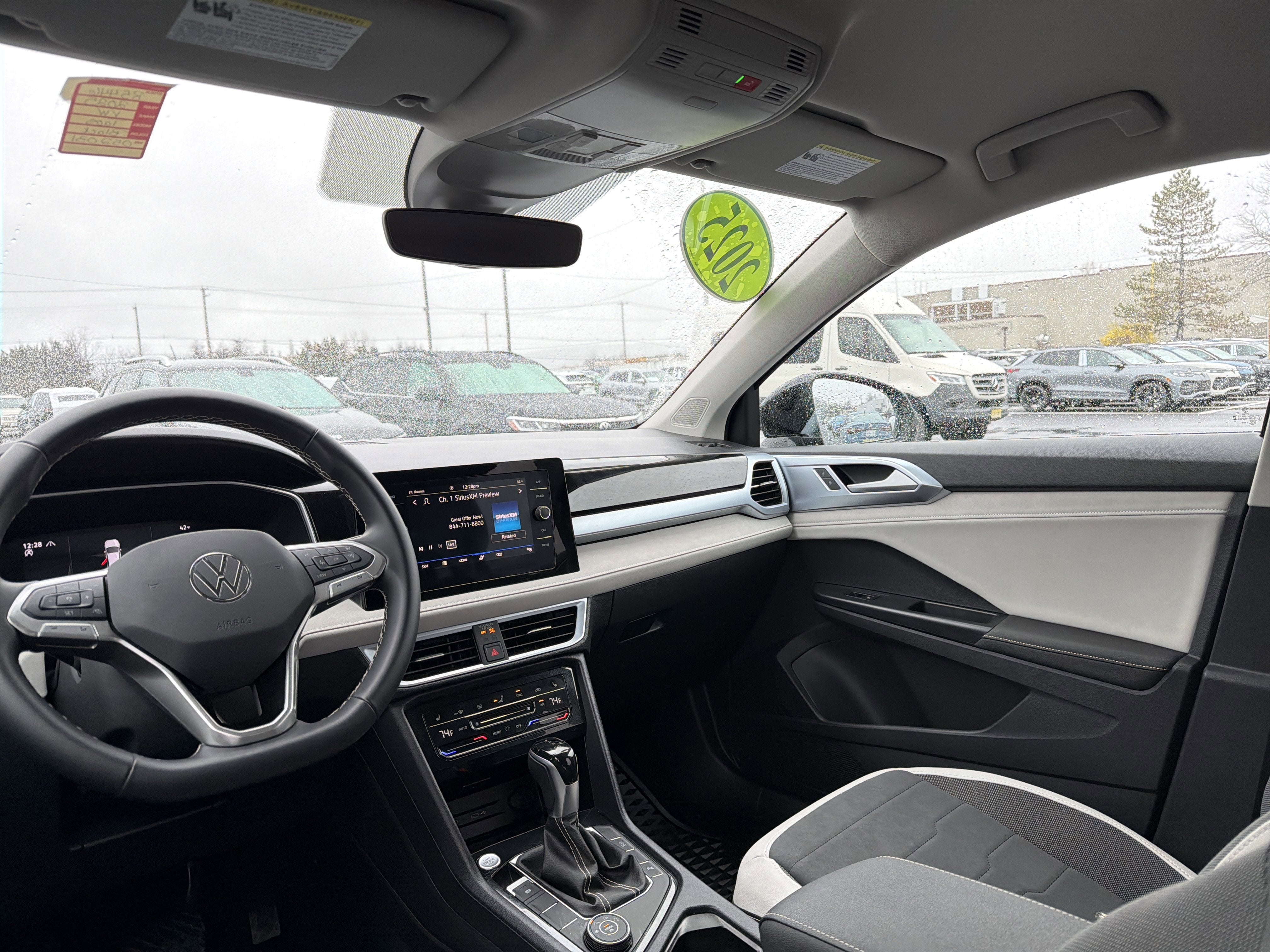 2025 Volkswagen Taos 1.5T SE