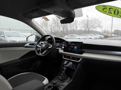 2025 Volkswagen Taos 1.5T SE