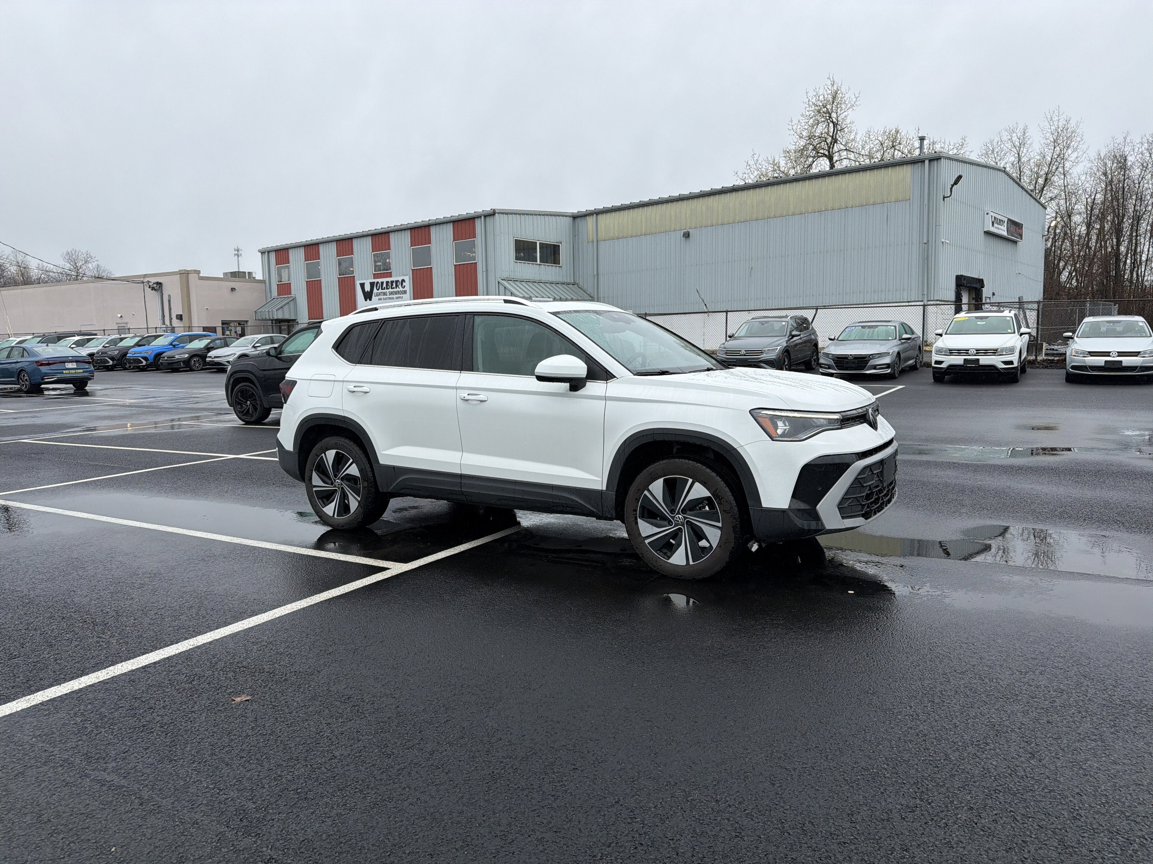 2025 Volkswagen Taos 1.5T SE
