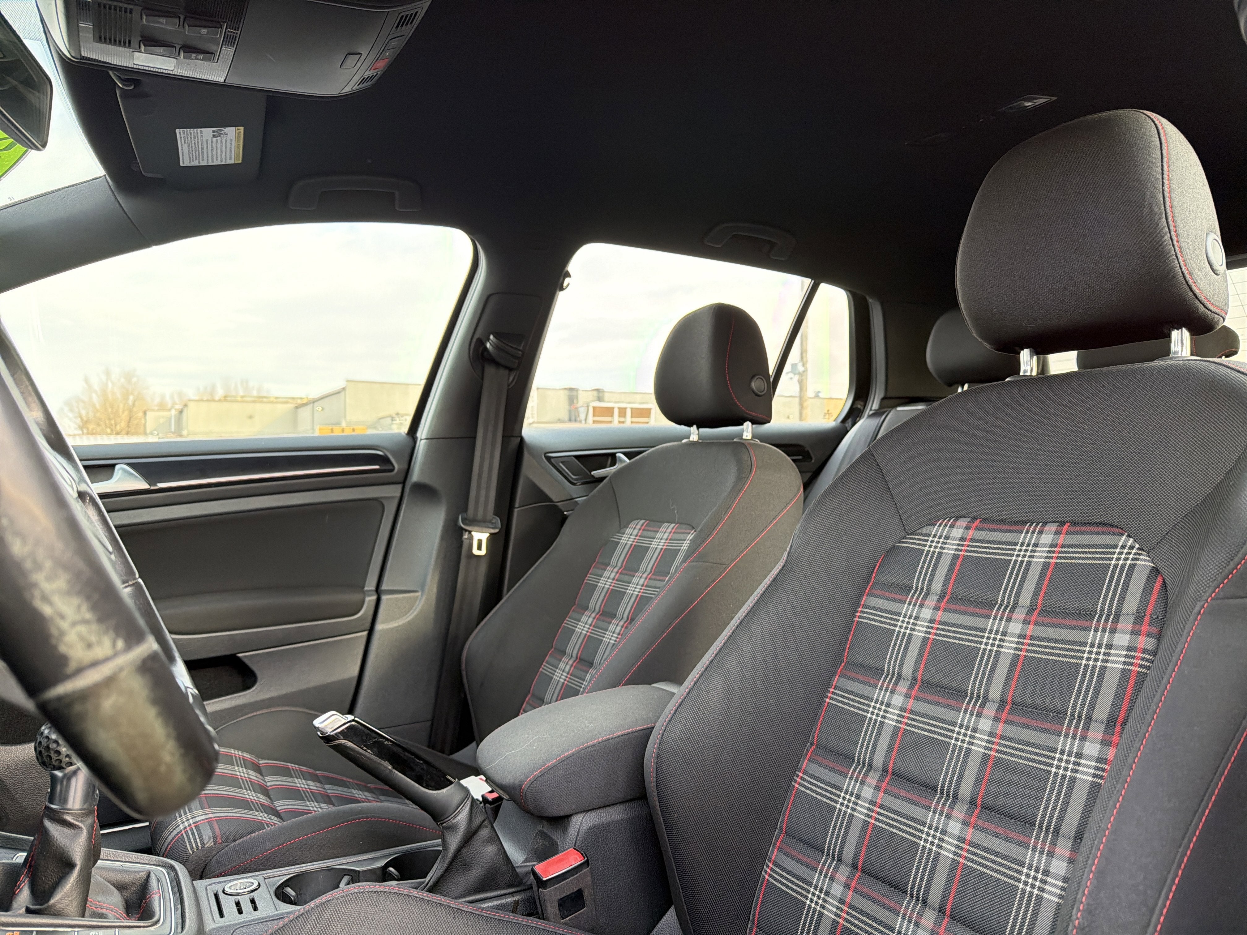 2017 Volkswagen Golf GTI S