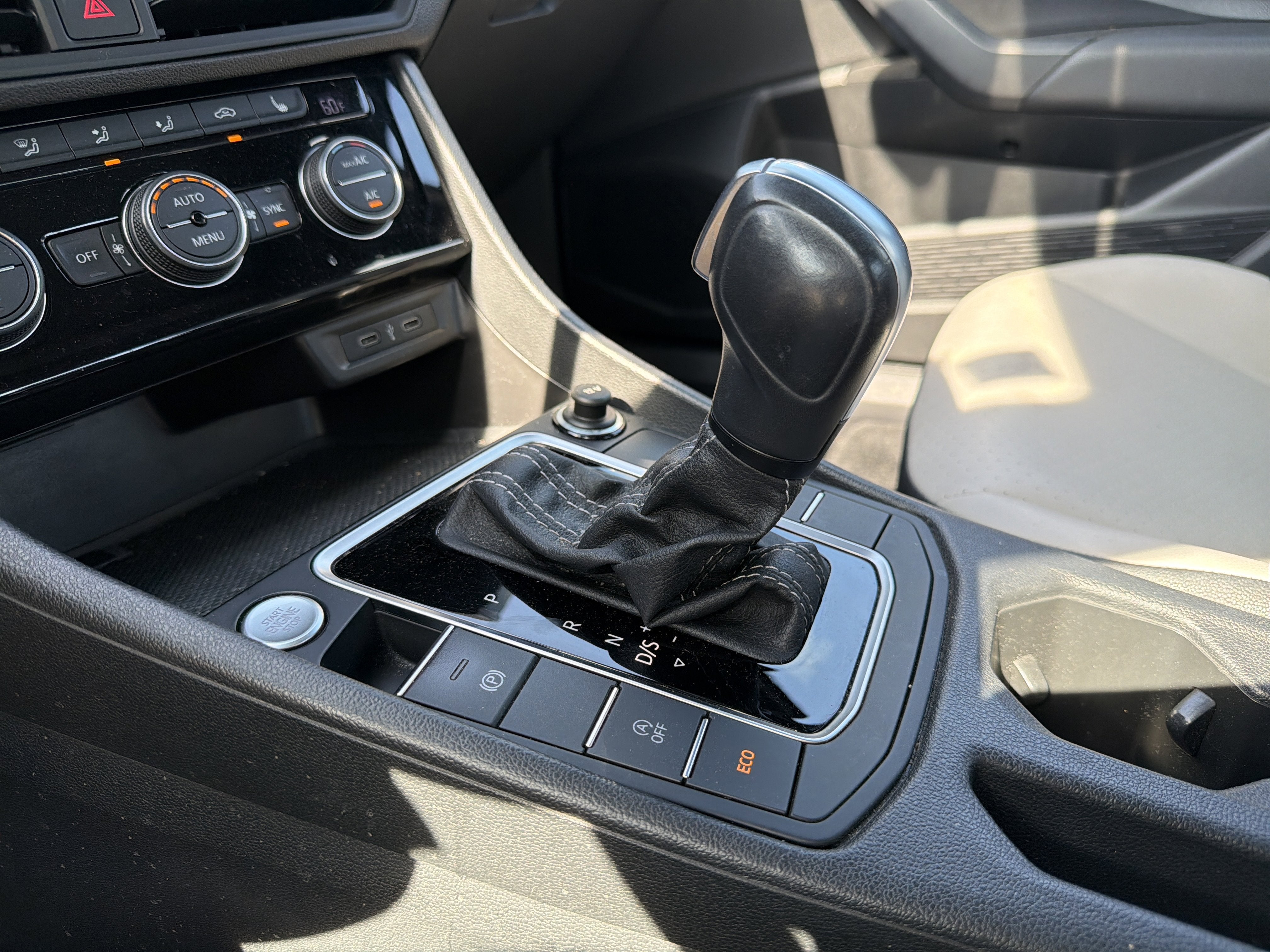 2020 Volkswagen Jetta R-Line